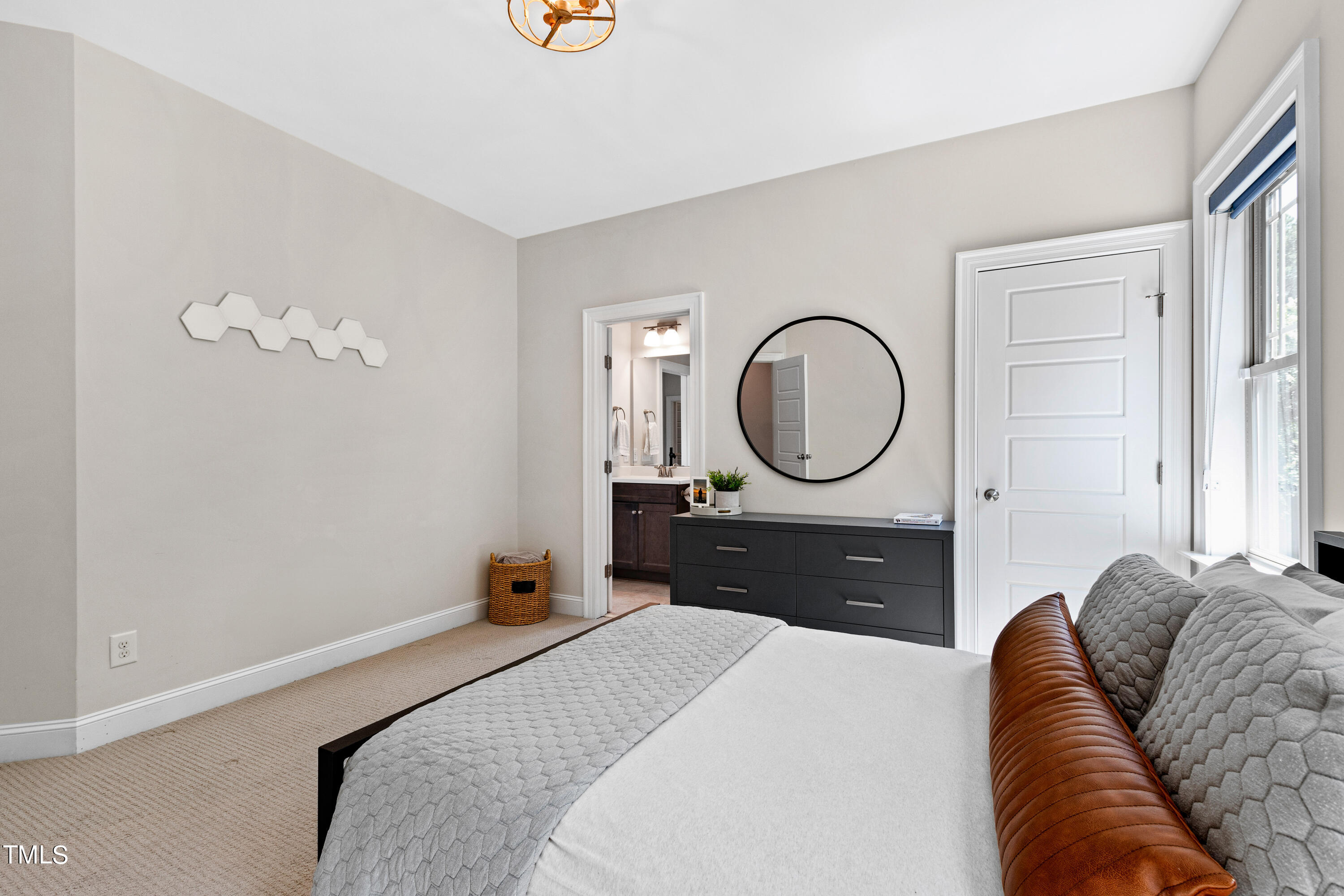 3209 Bryant Falls Court