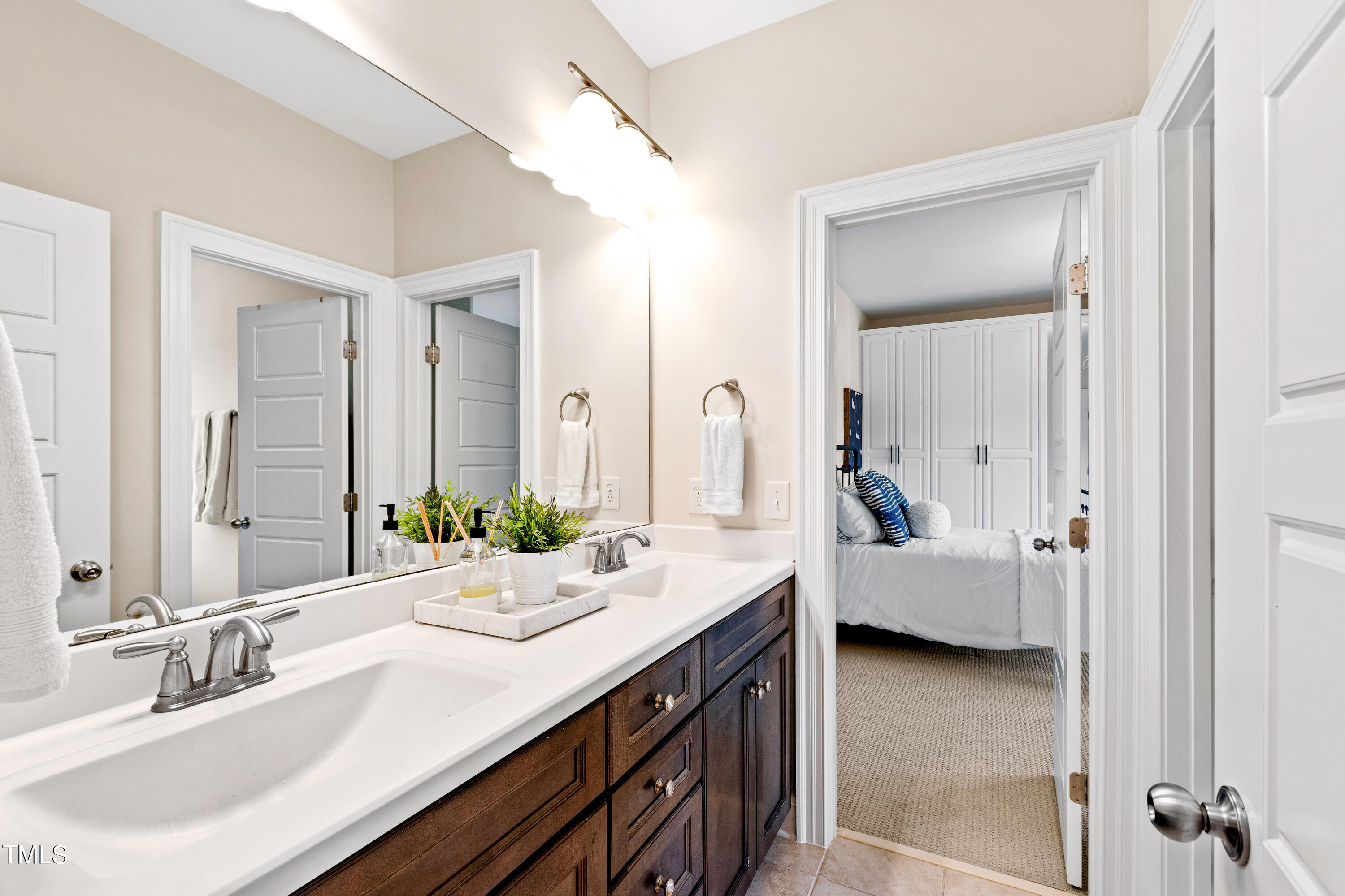 3209 Bryant Falls Court