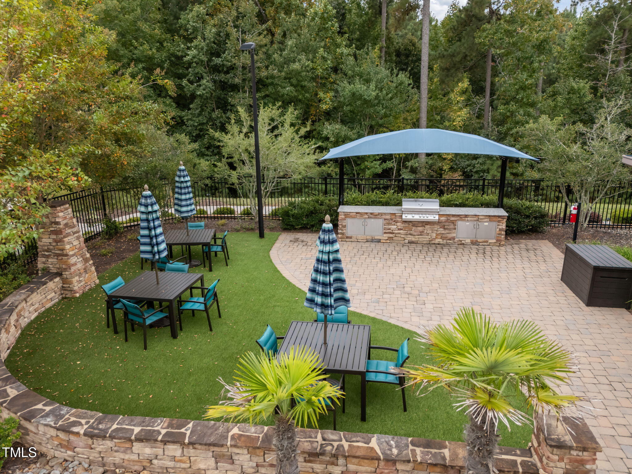 586 Middleton Place