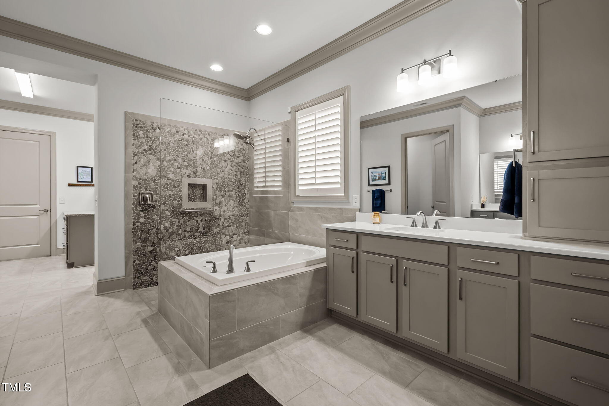 586 Middleton Place