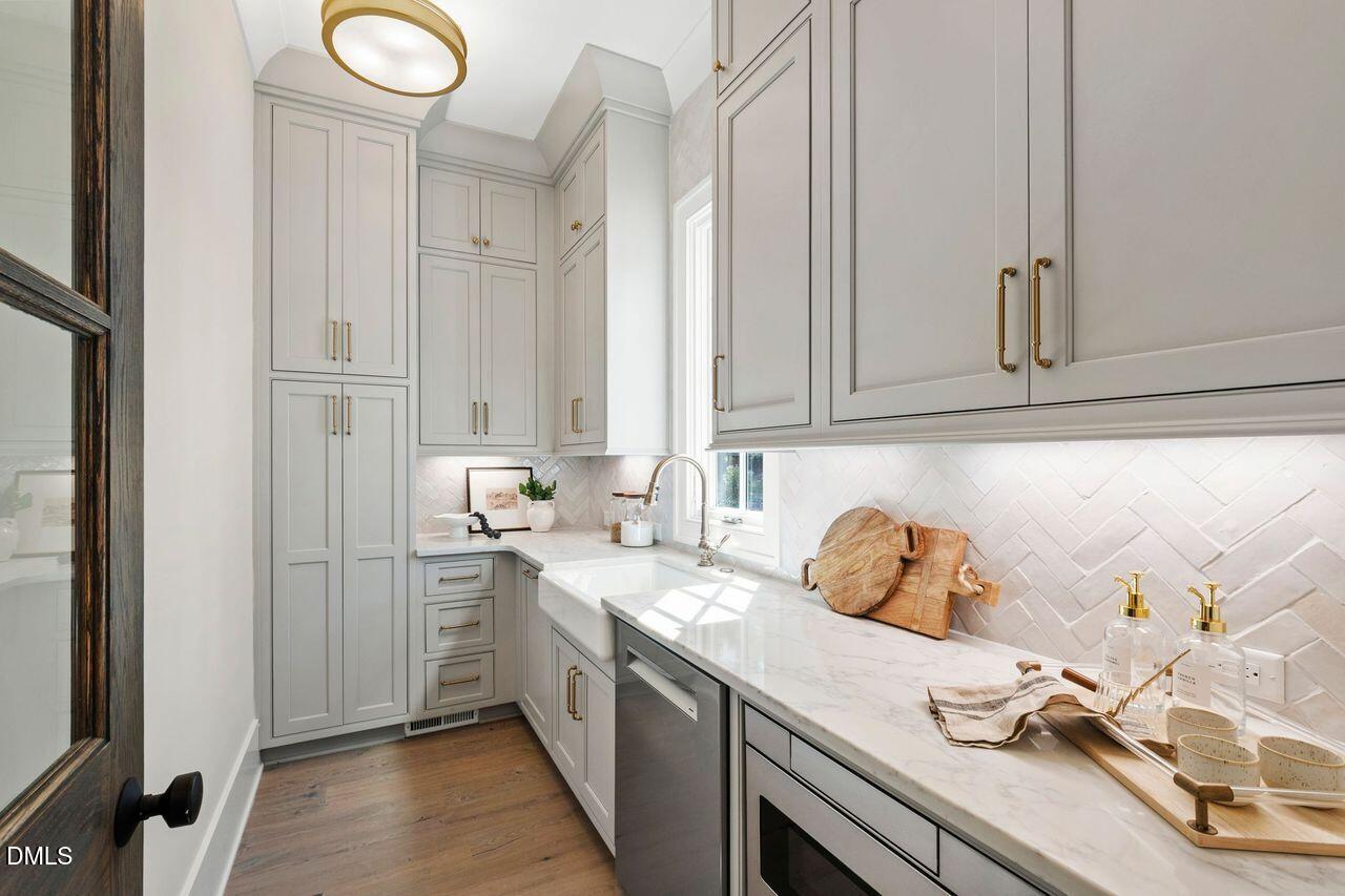 1406 Hunting Ridge Road