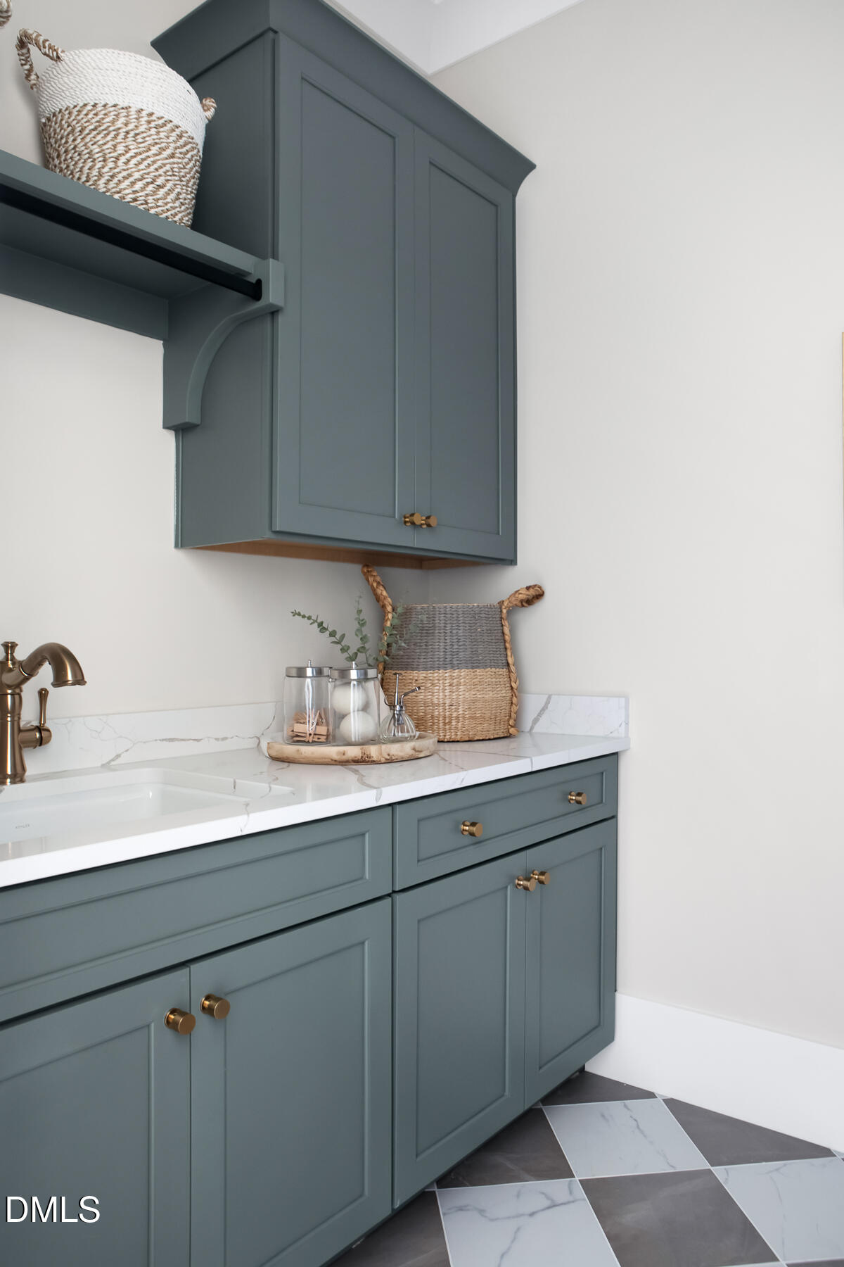 1406 Hunting Ridge Road