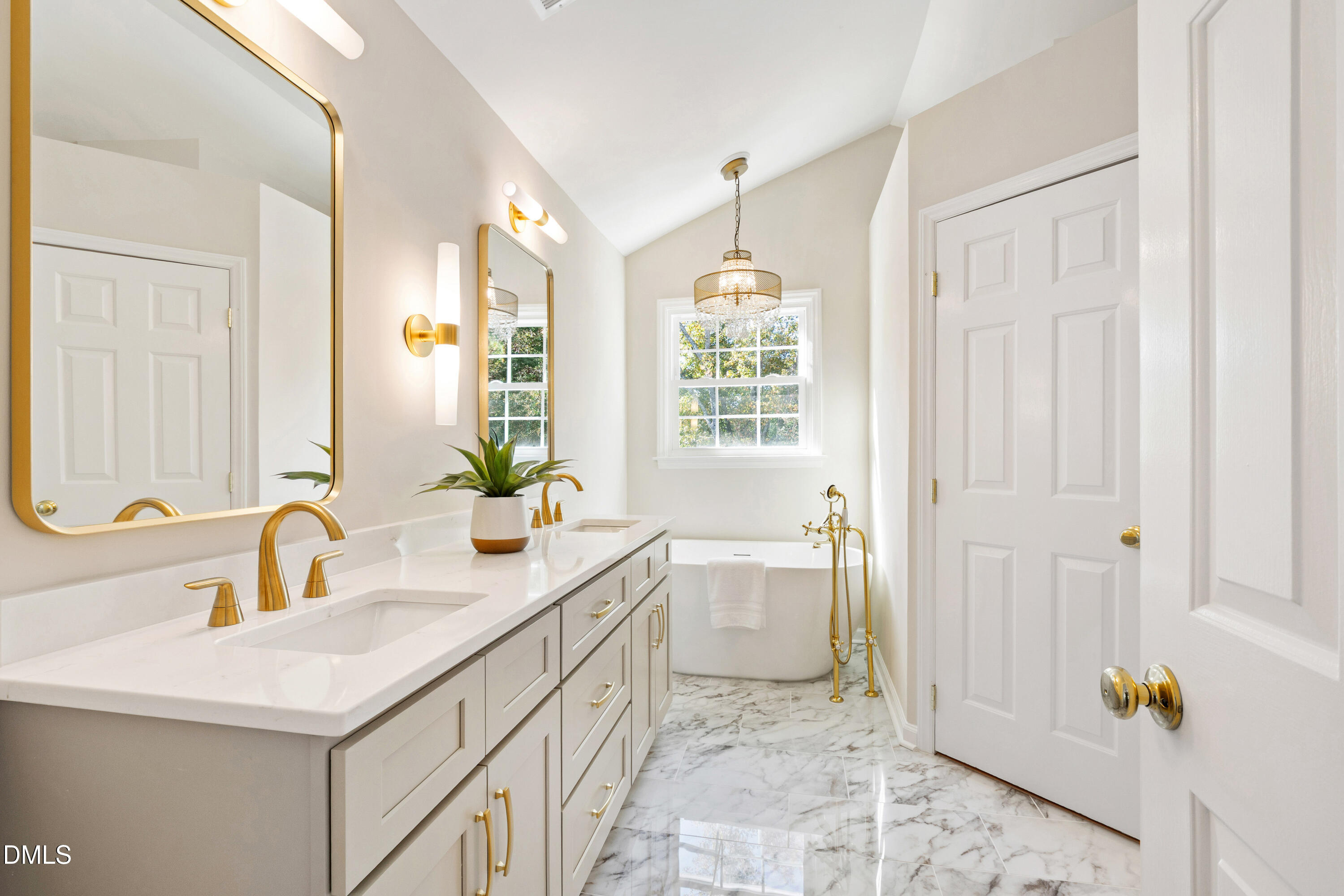 119 Ethans Glen Court, Cary