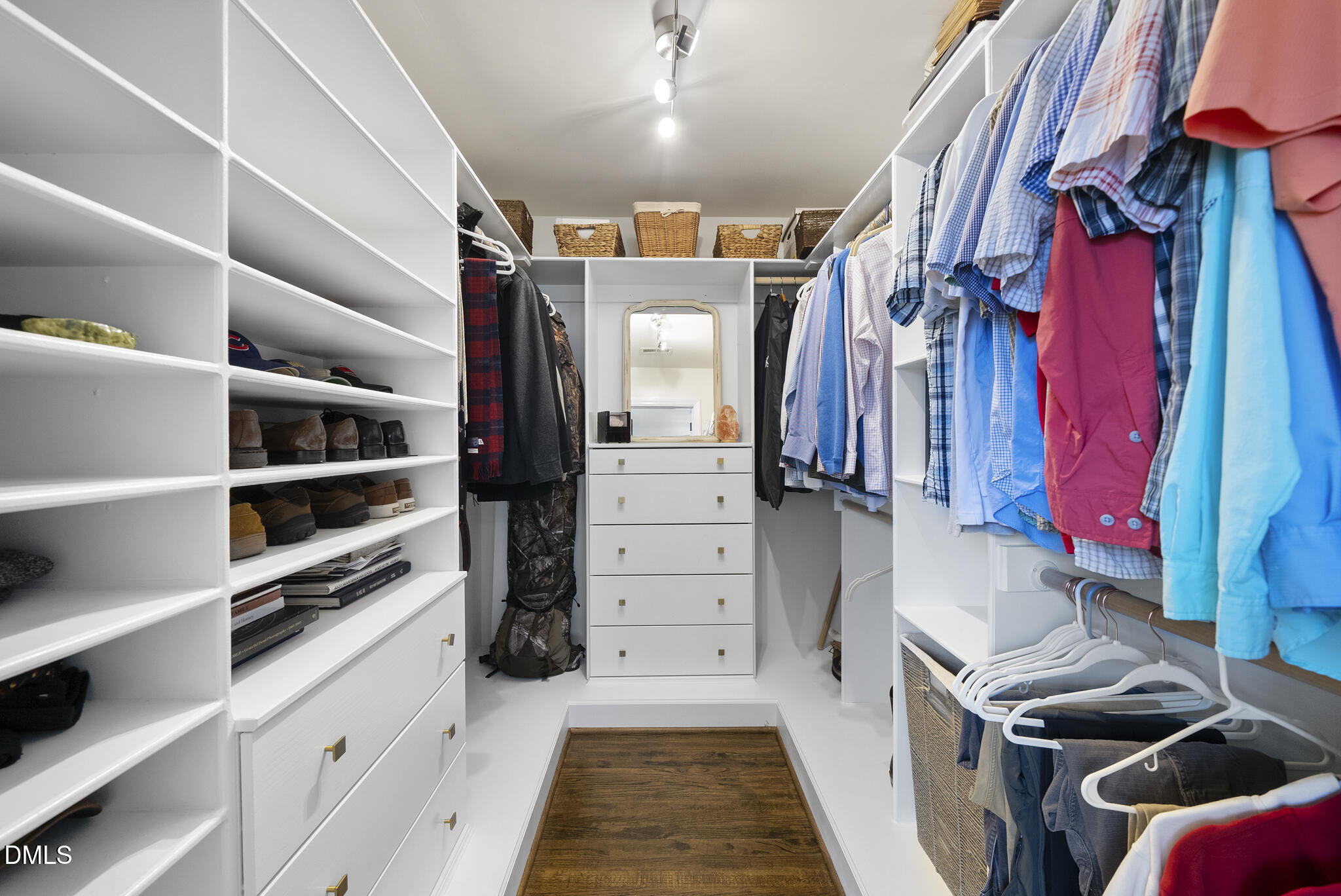 6800 Candlewood Drive