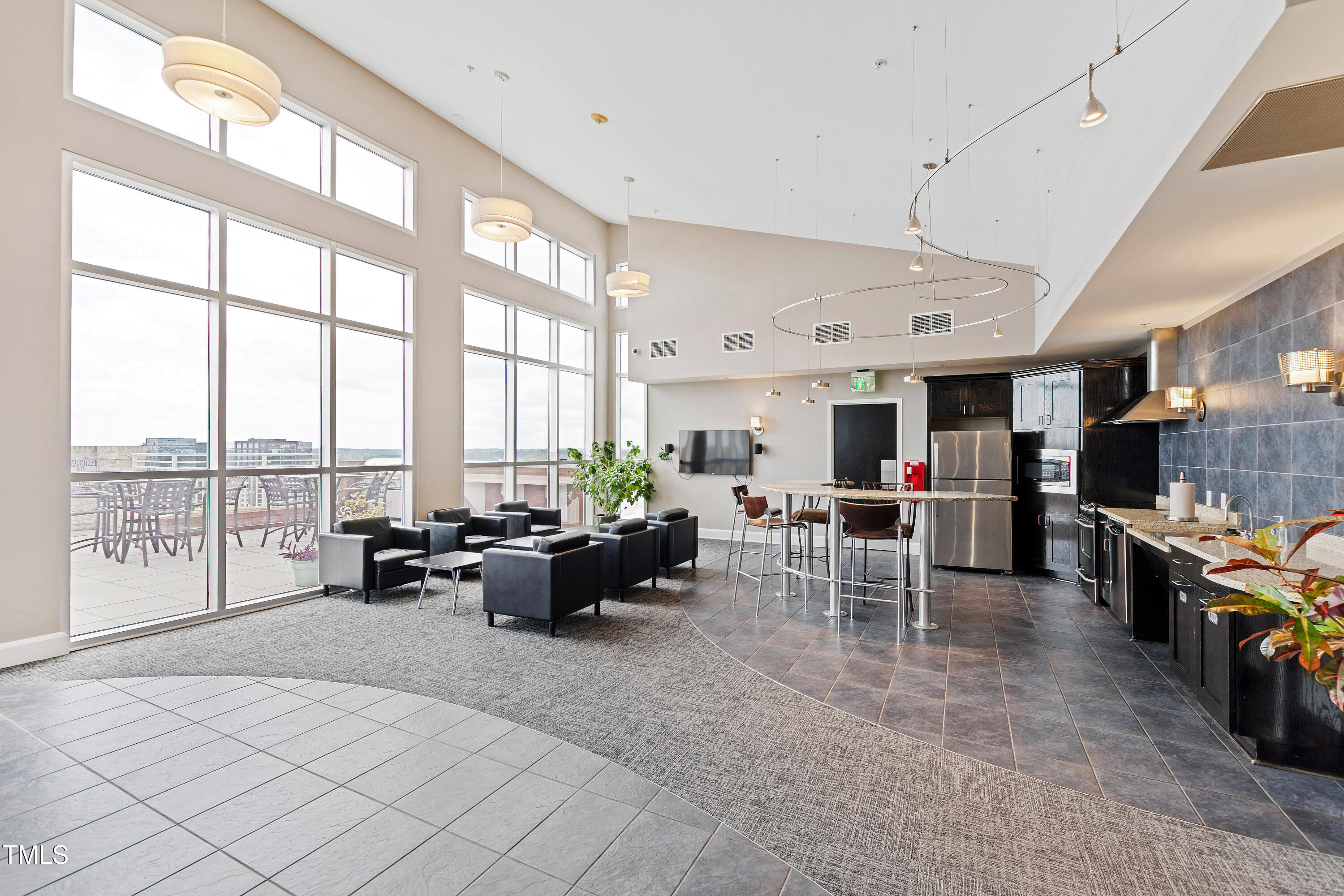 400 W North Street # 610