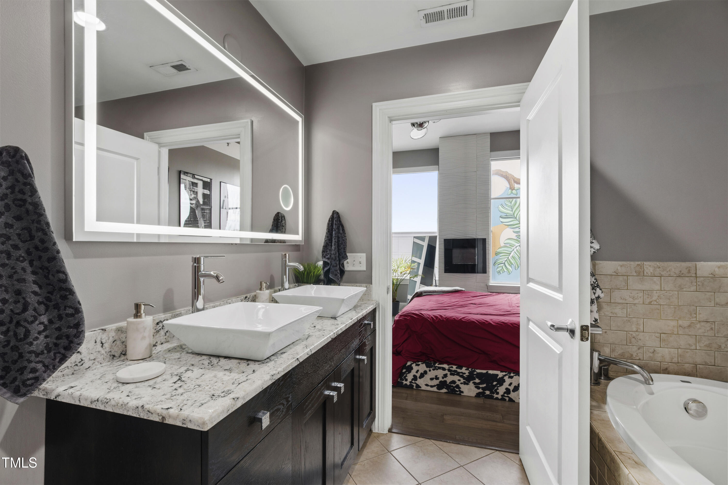 400 W North Street # 610