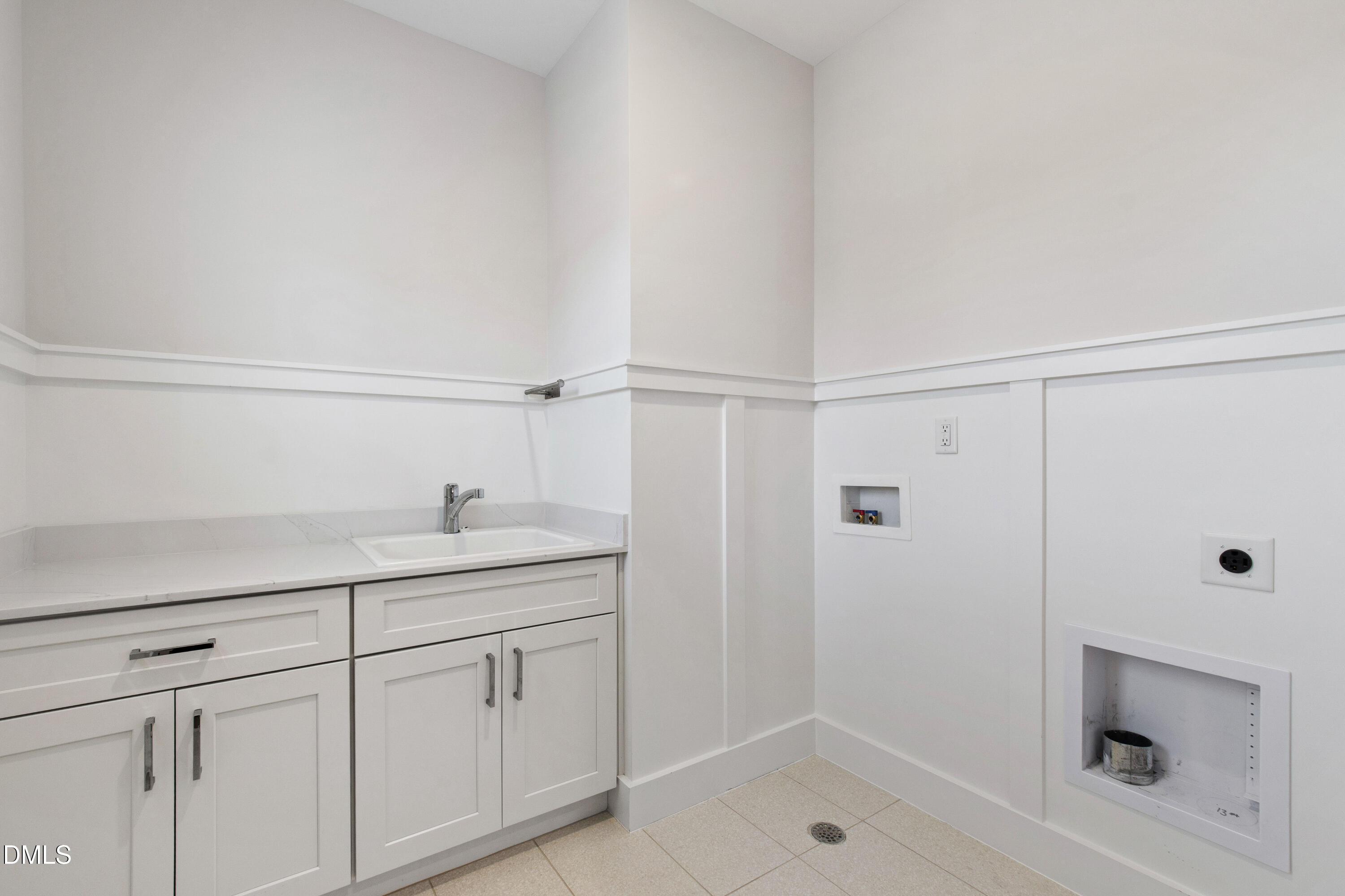 817 Crimson Ridge Trail