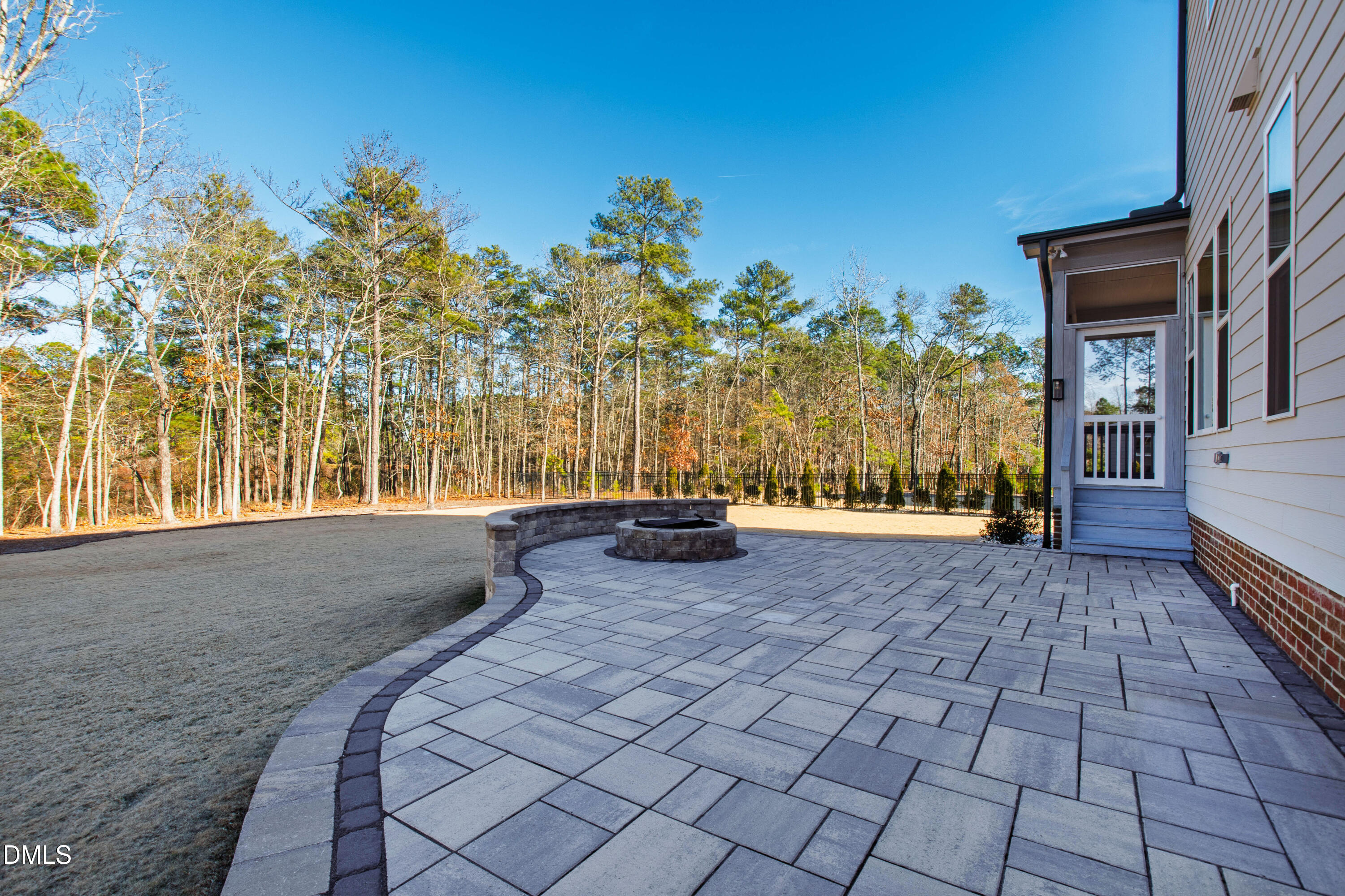 817 Crimson Ridge Trail
