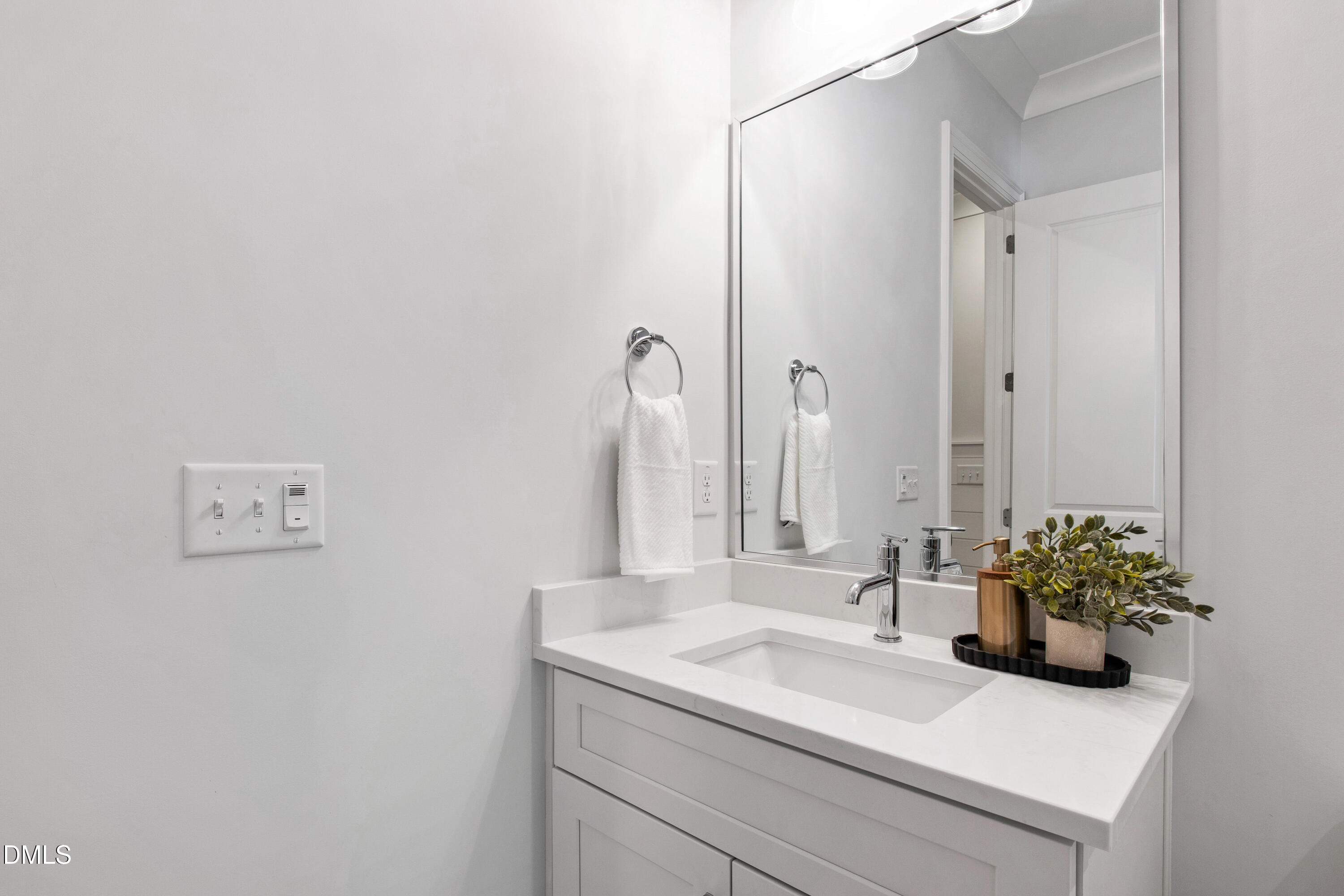 817 Crimson Ridge Trail