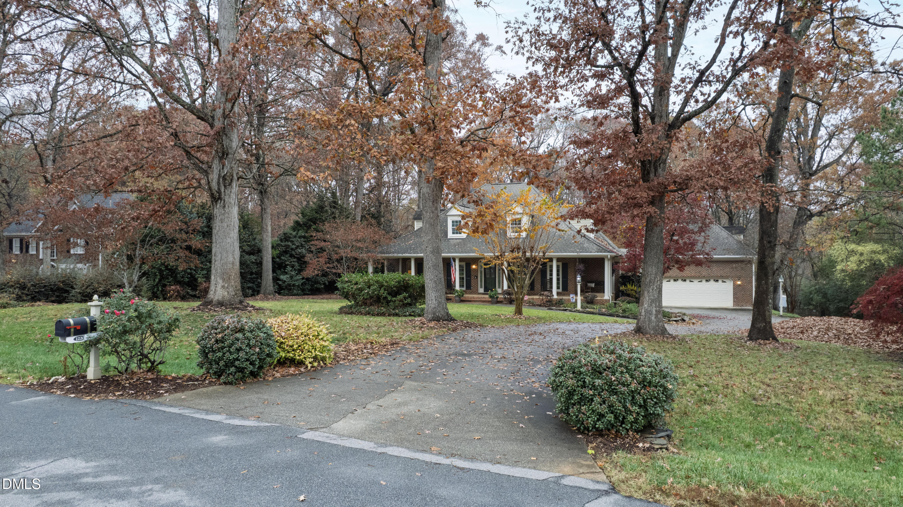 1220 Enchanted Oaks Drive