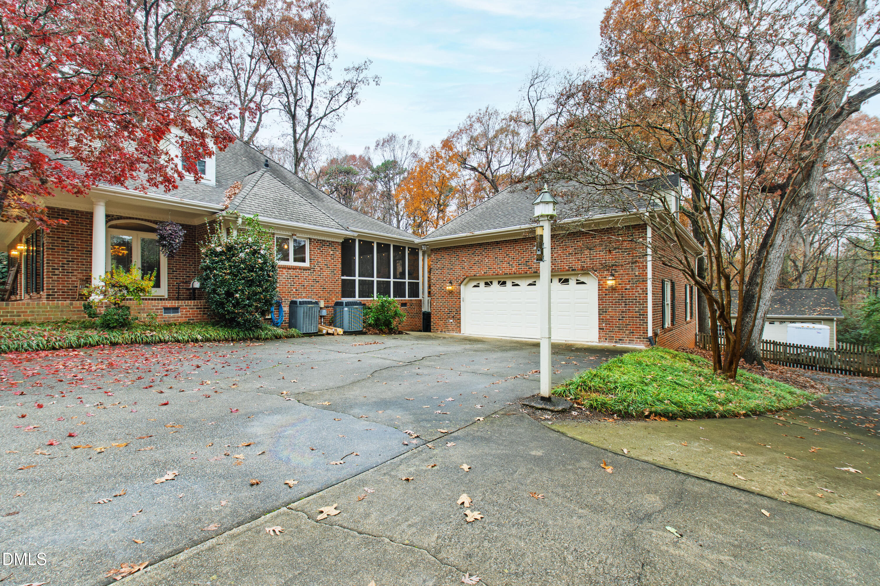 1220 Enchanted Oaks Drive