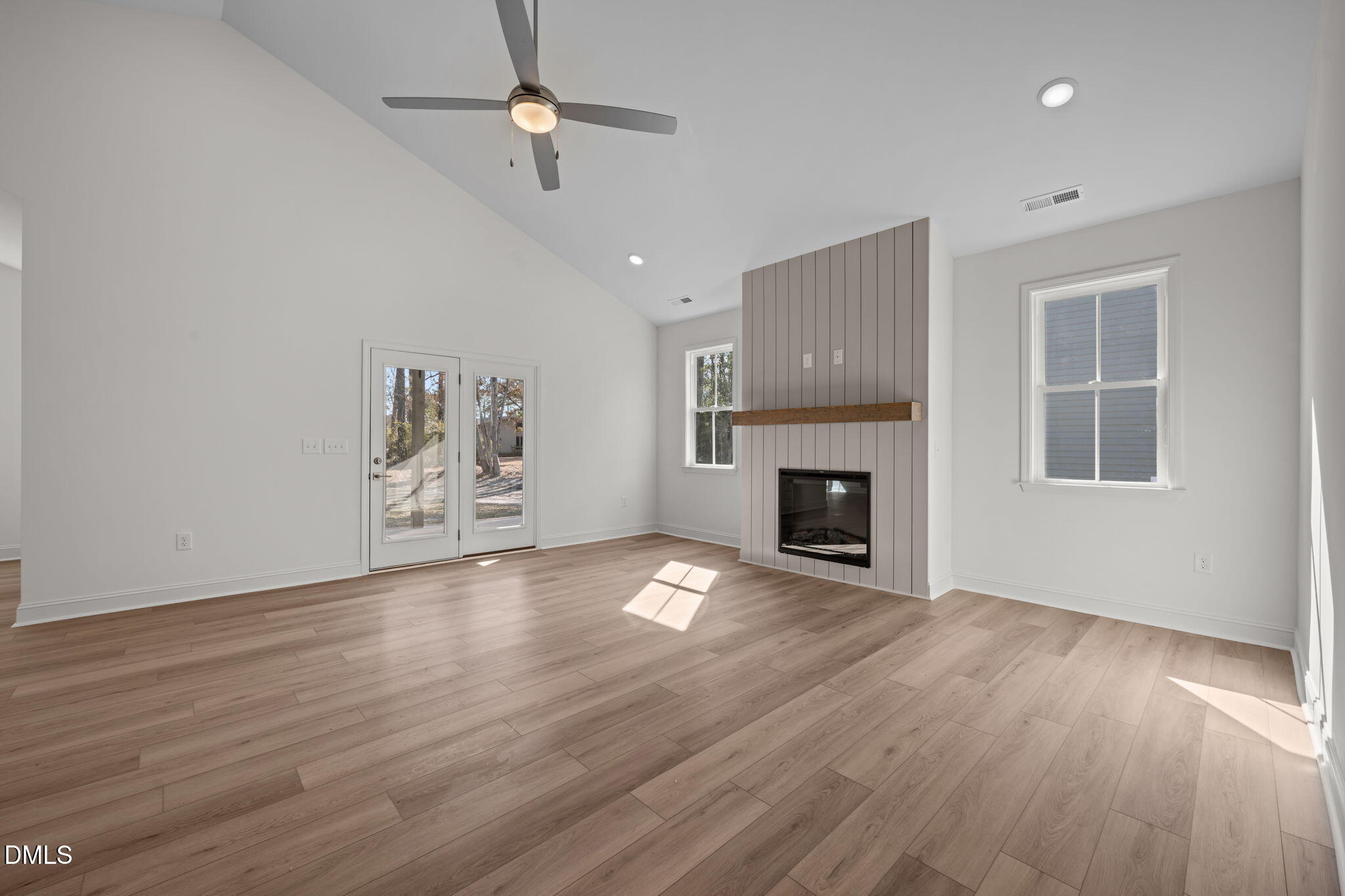 1214 Petite Terre Court