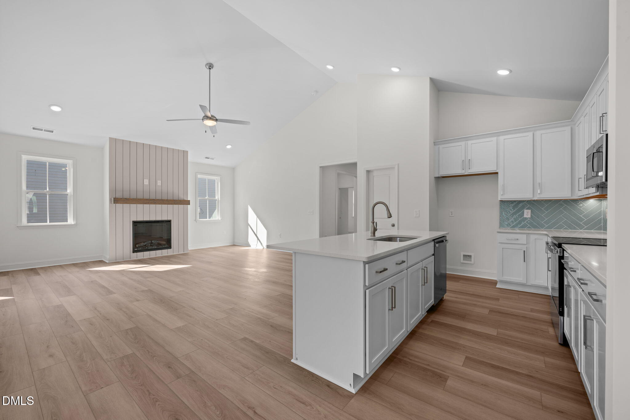 1214 Petite Terre Court