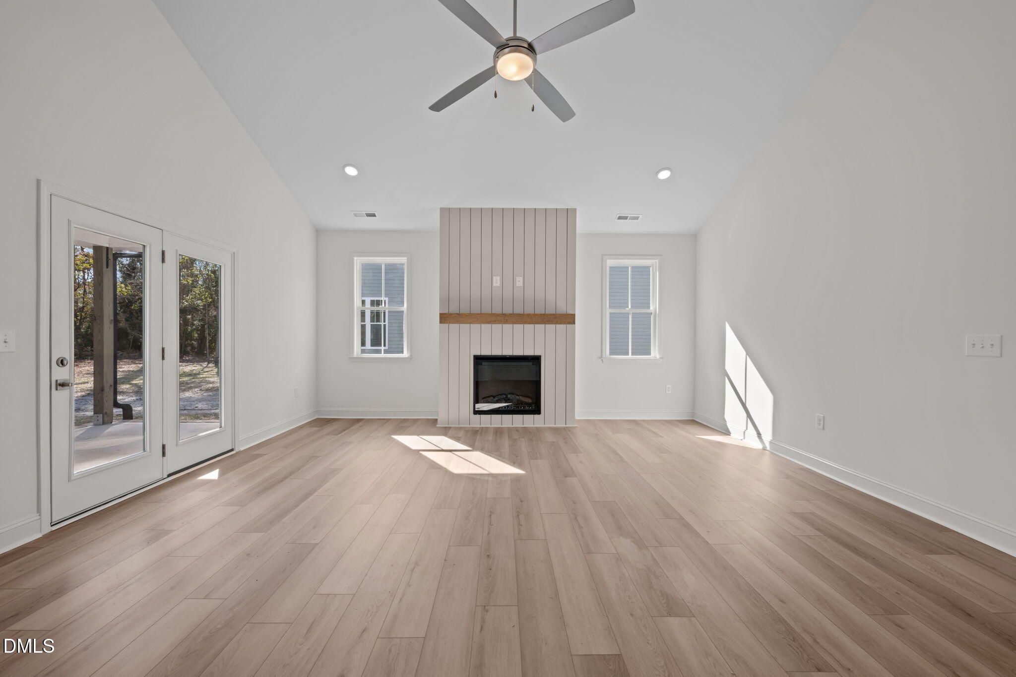 1214 Petite Terre Court