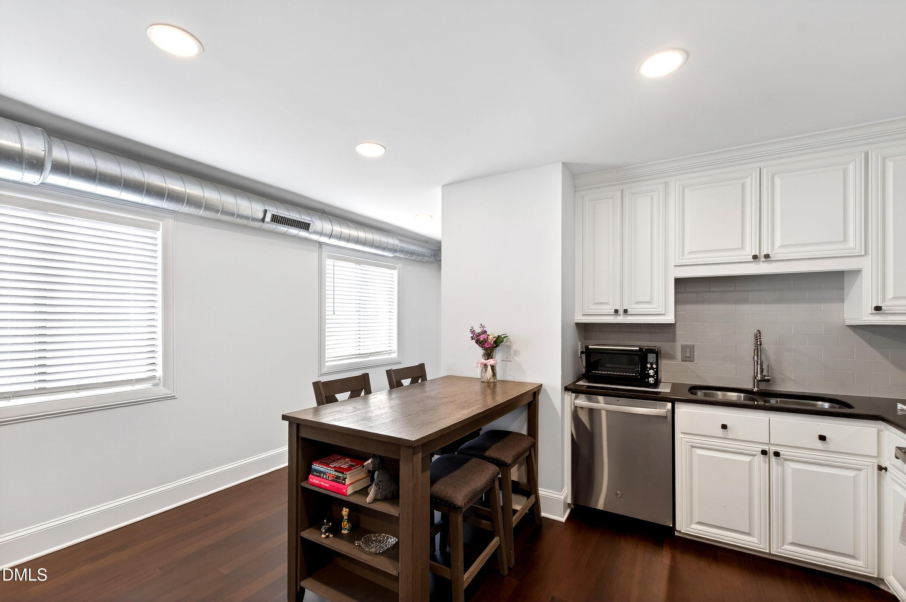 2204 Stafford Avenue # 202