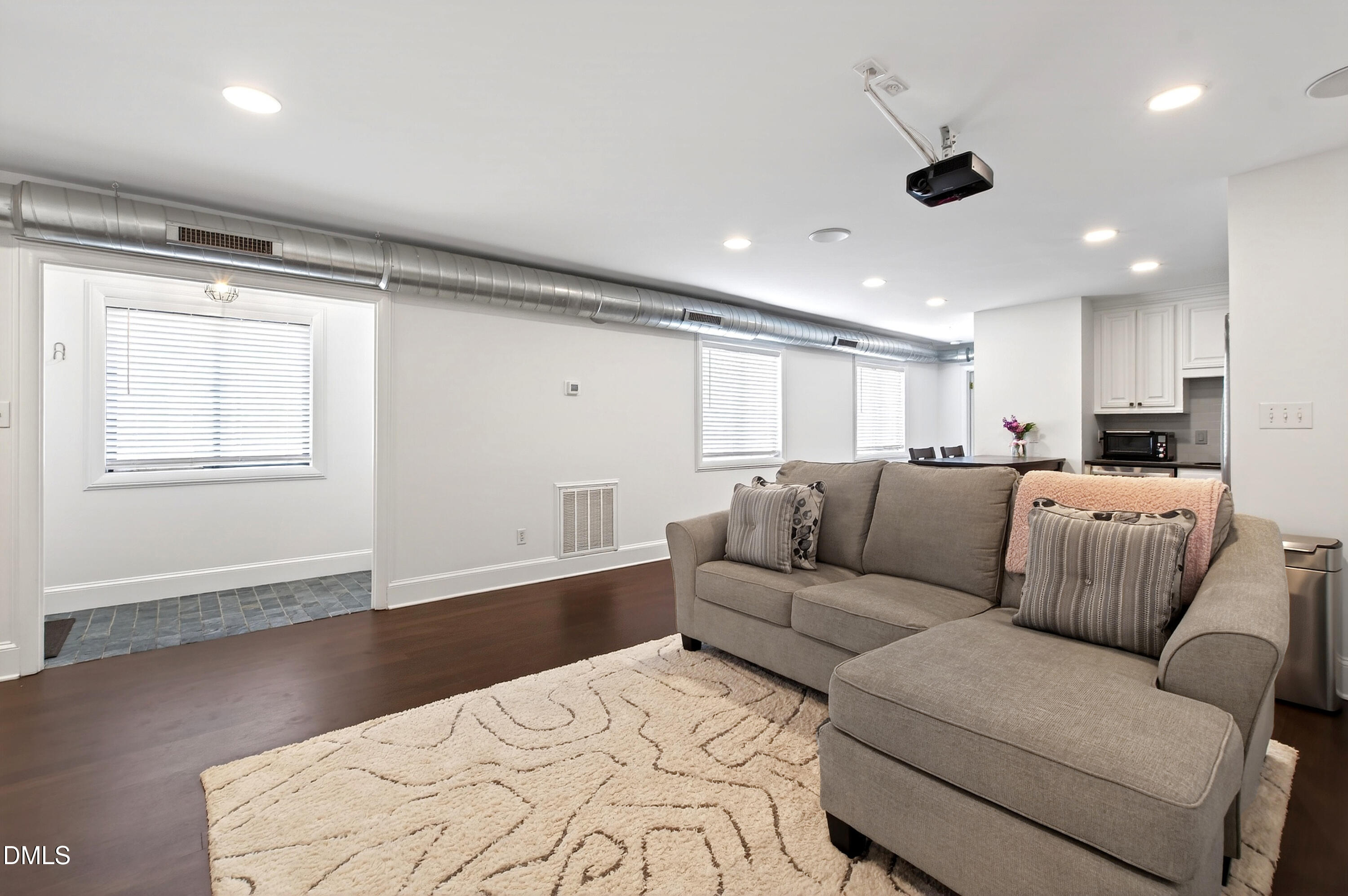 2204 Stafford Avenue # 202