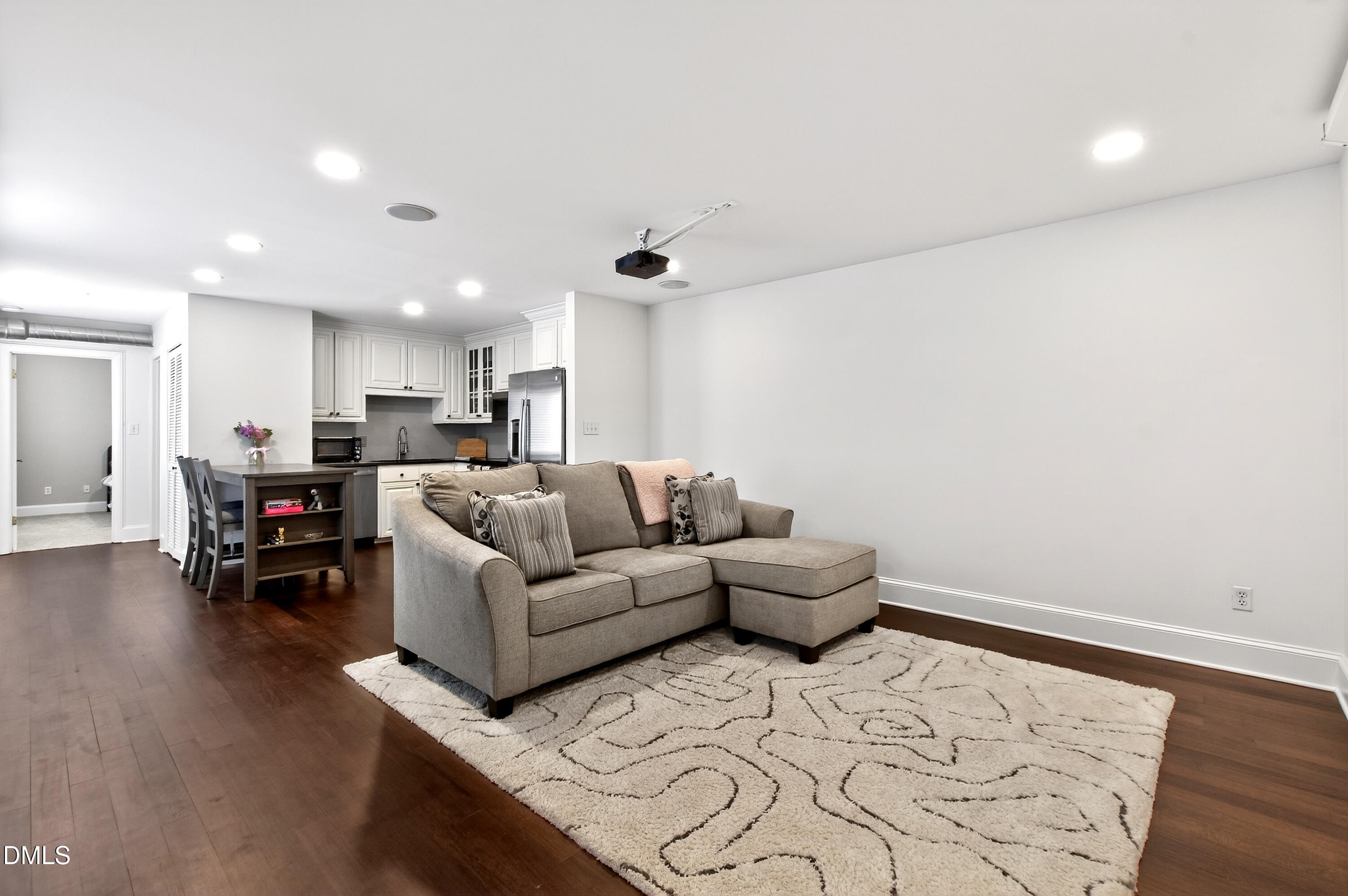 2204 Stafford Avenue # 202