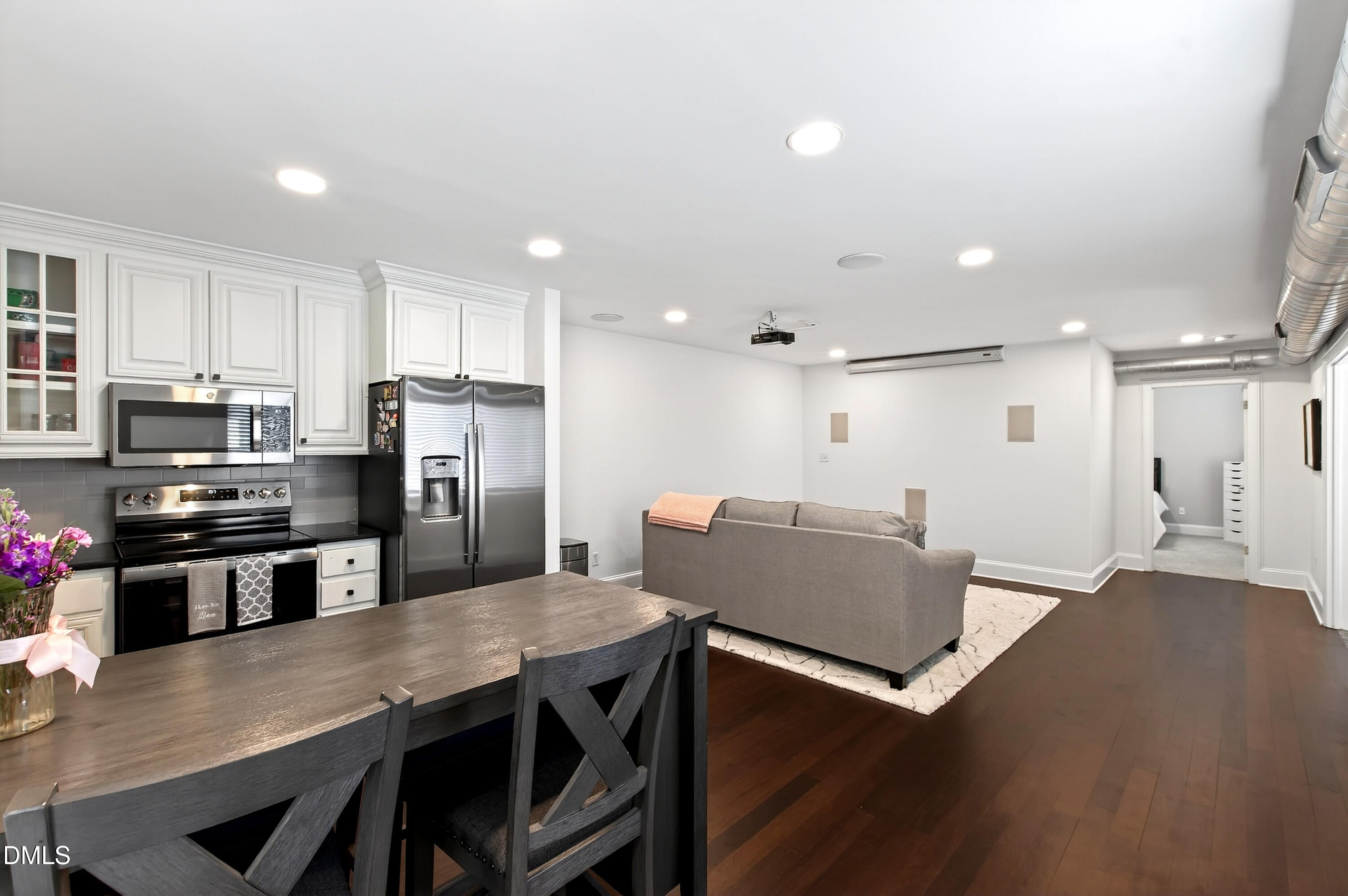 2204 Stafford Avenue # 202