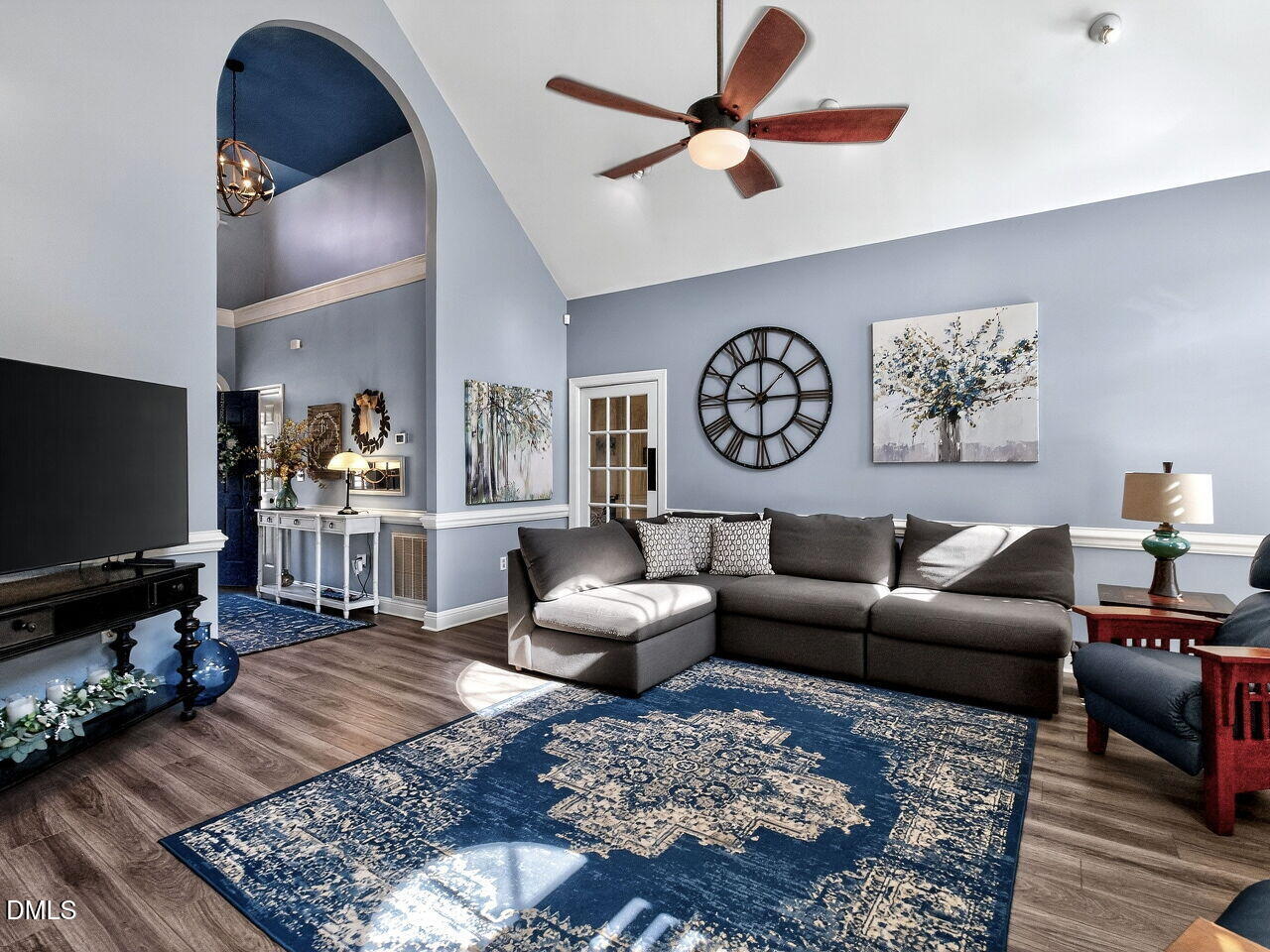 7101 Evelyn Circle