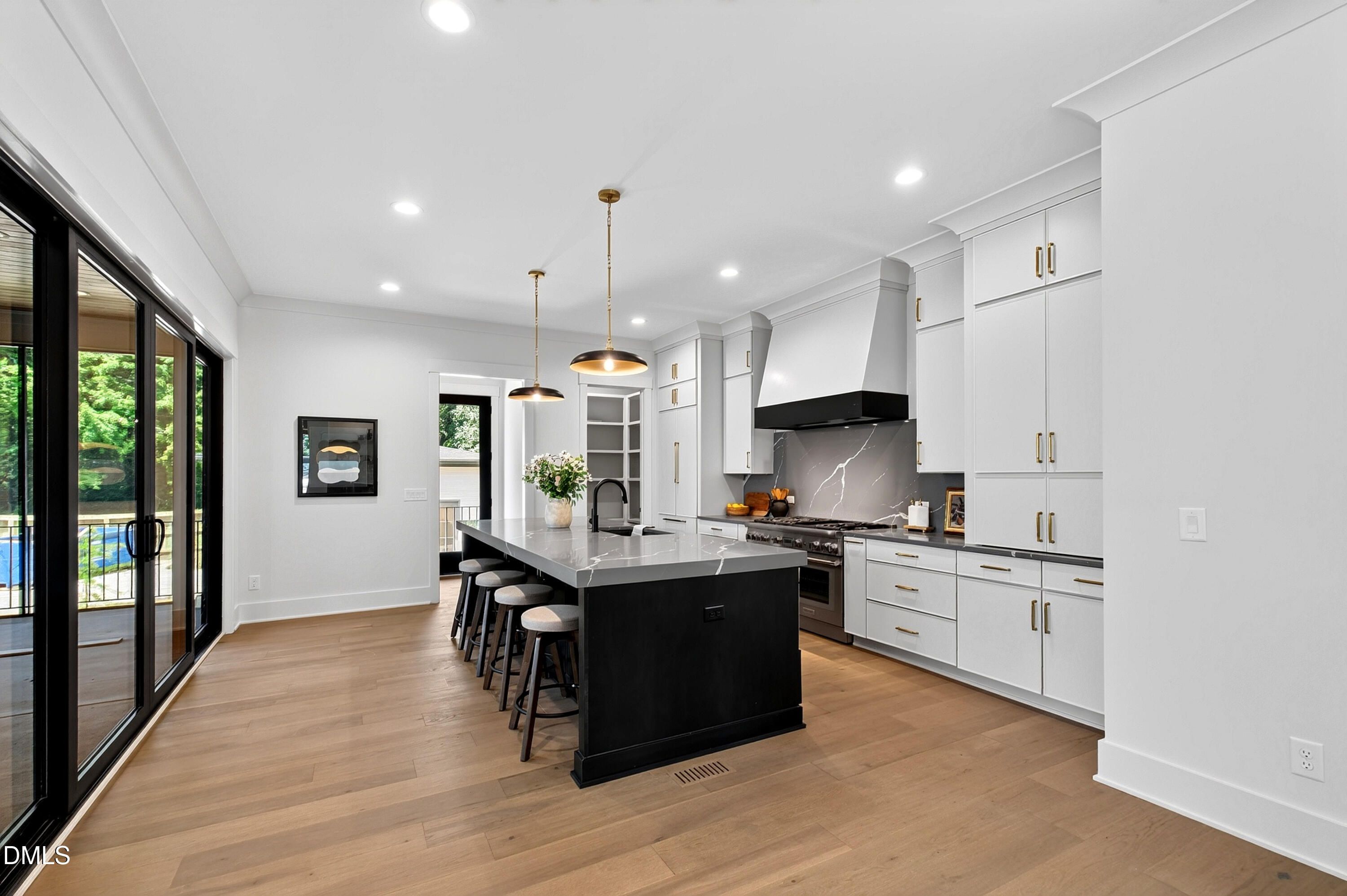 909 Oberlin Road