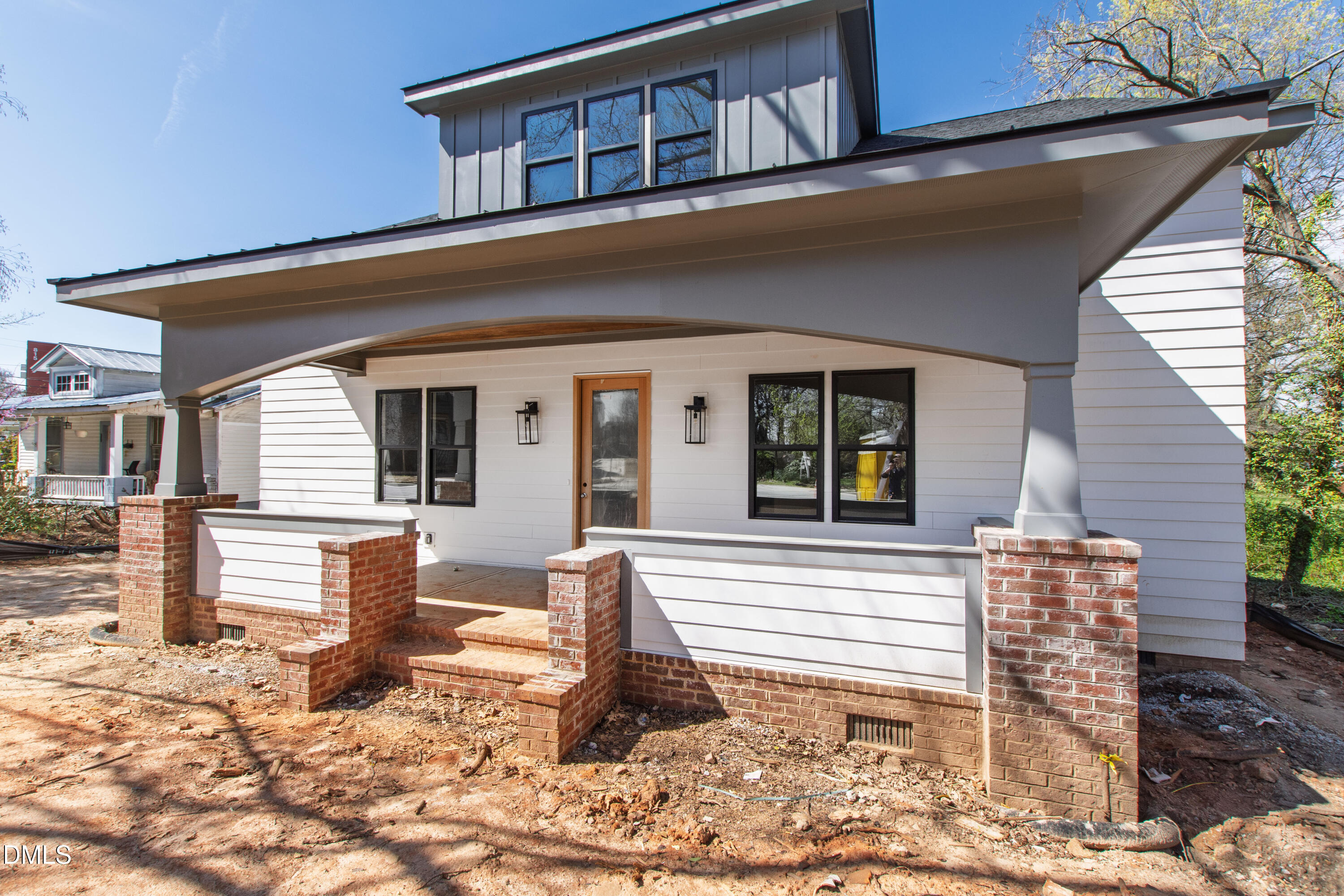 909 Oberlin Road