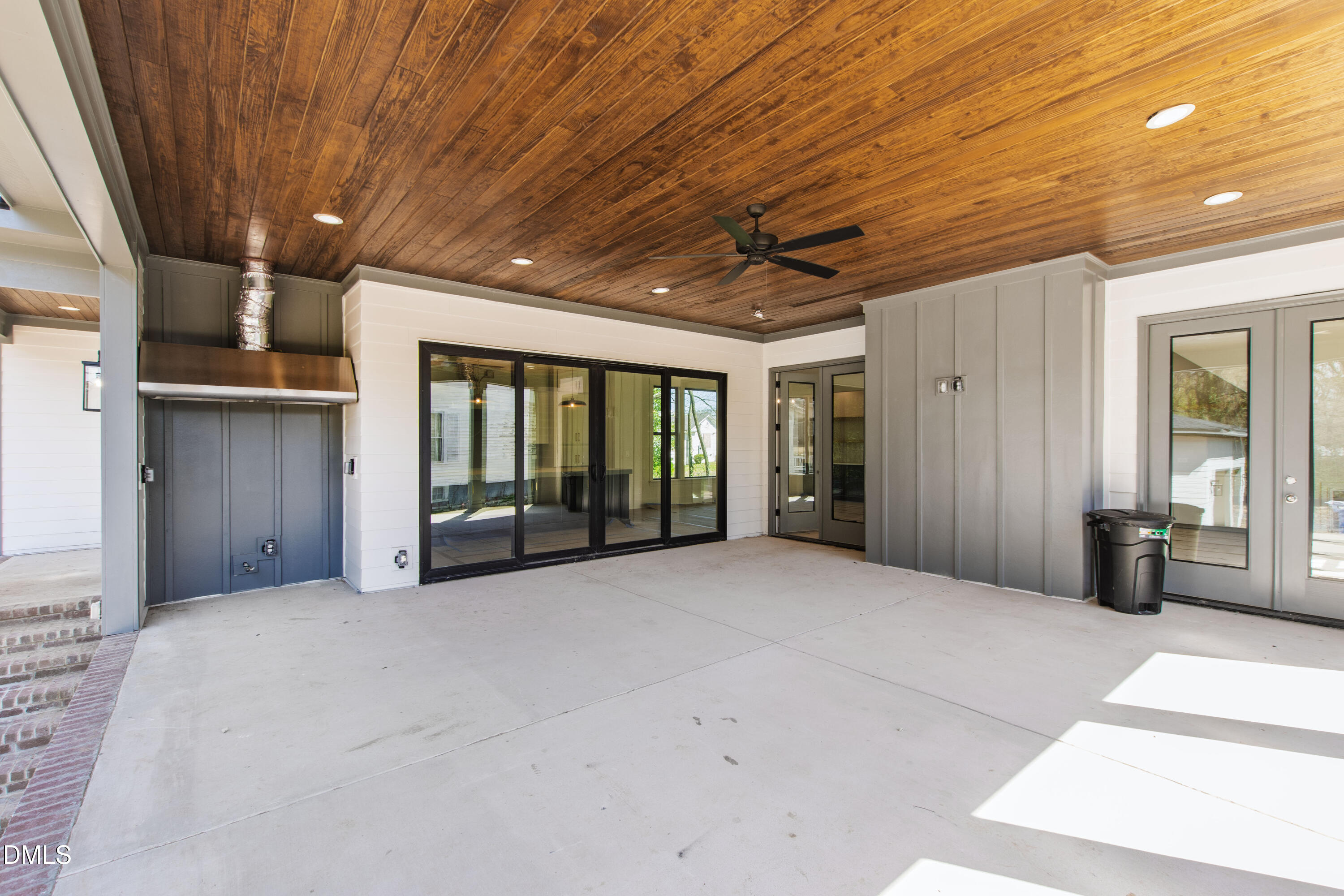 909 Oberlin Road