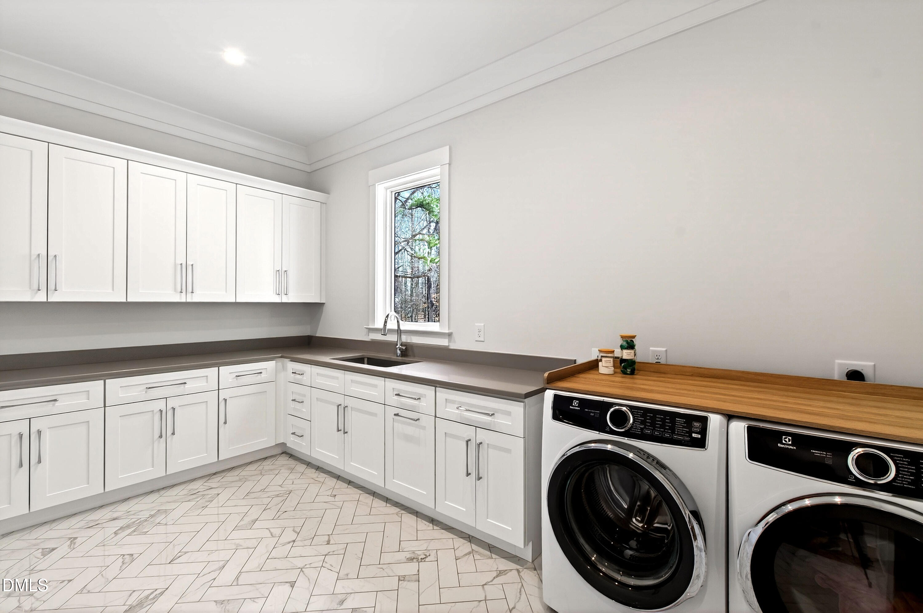 1608 Estate Valley Lane