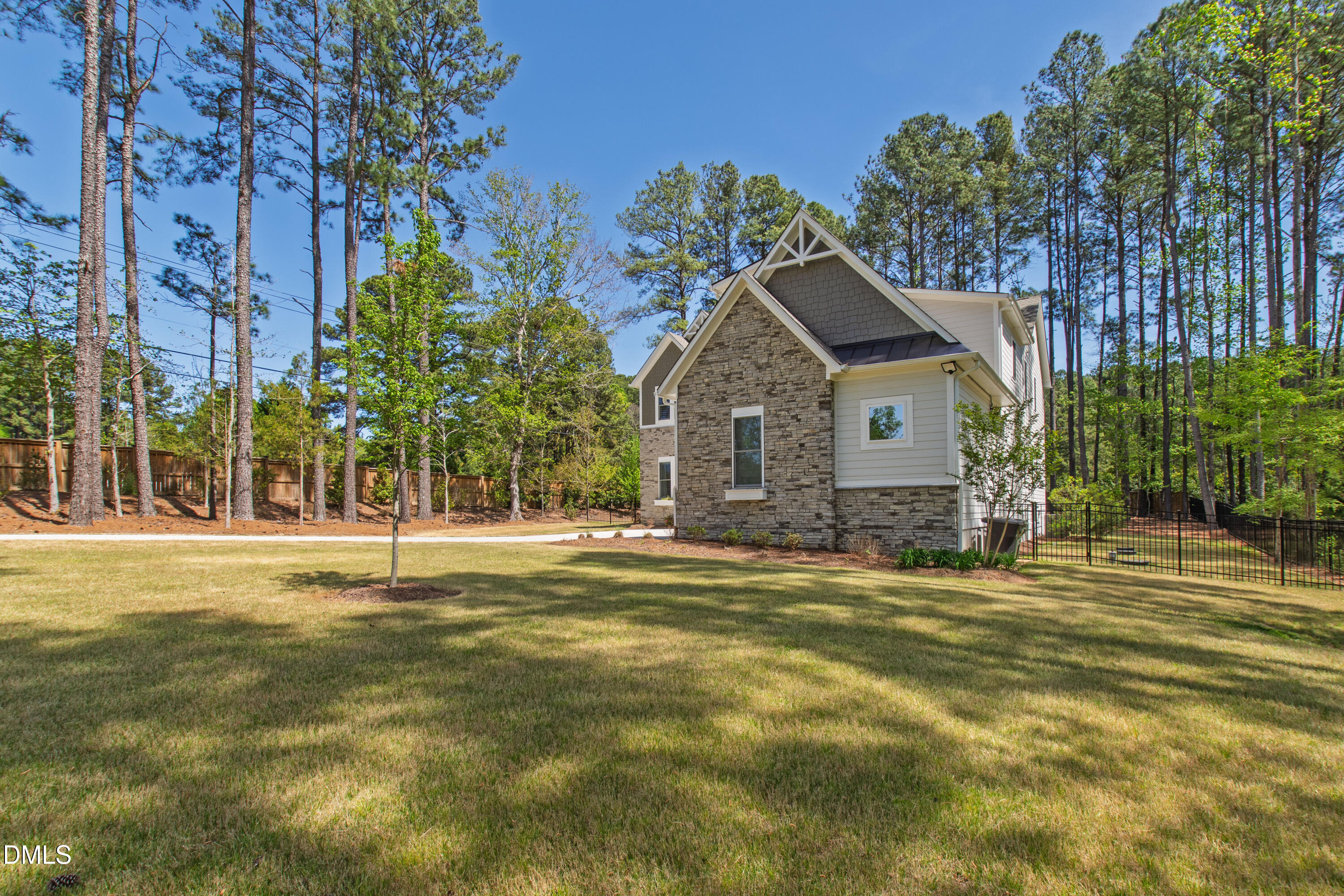 23 Bonterra Way