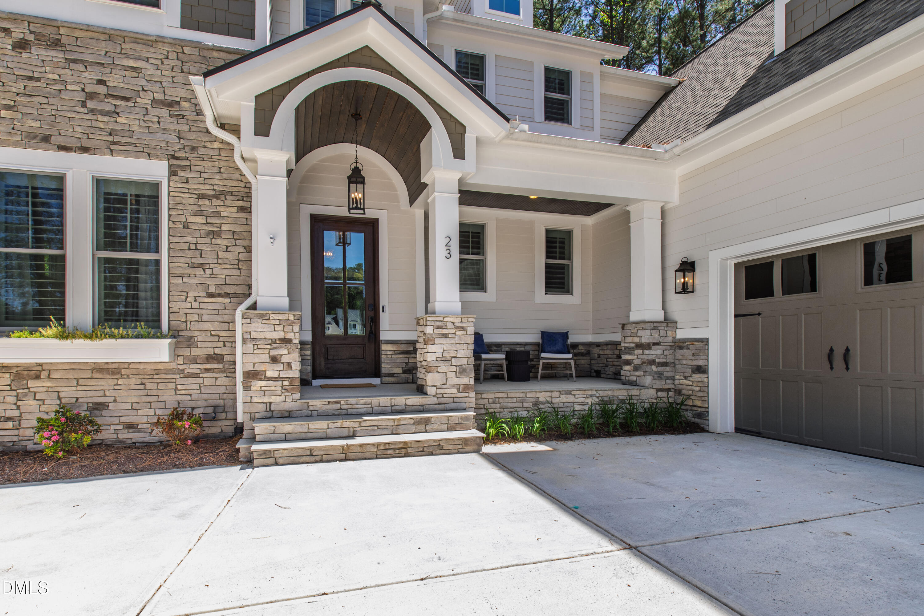 23 Bonterra Way