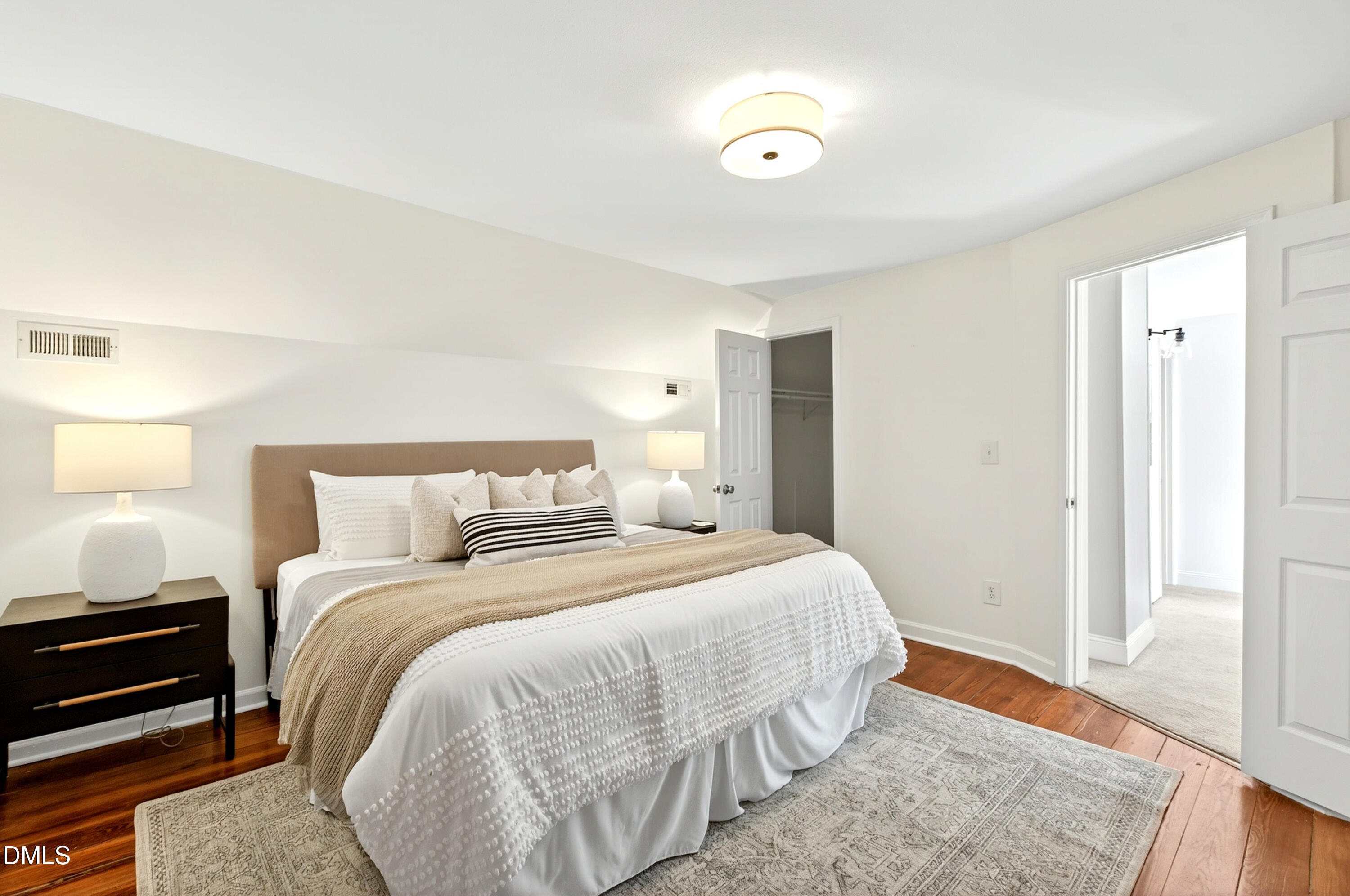 913 Washington Street