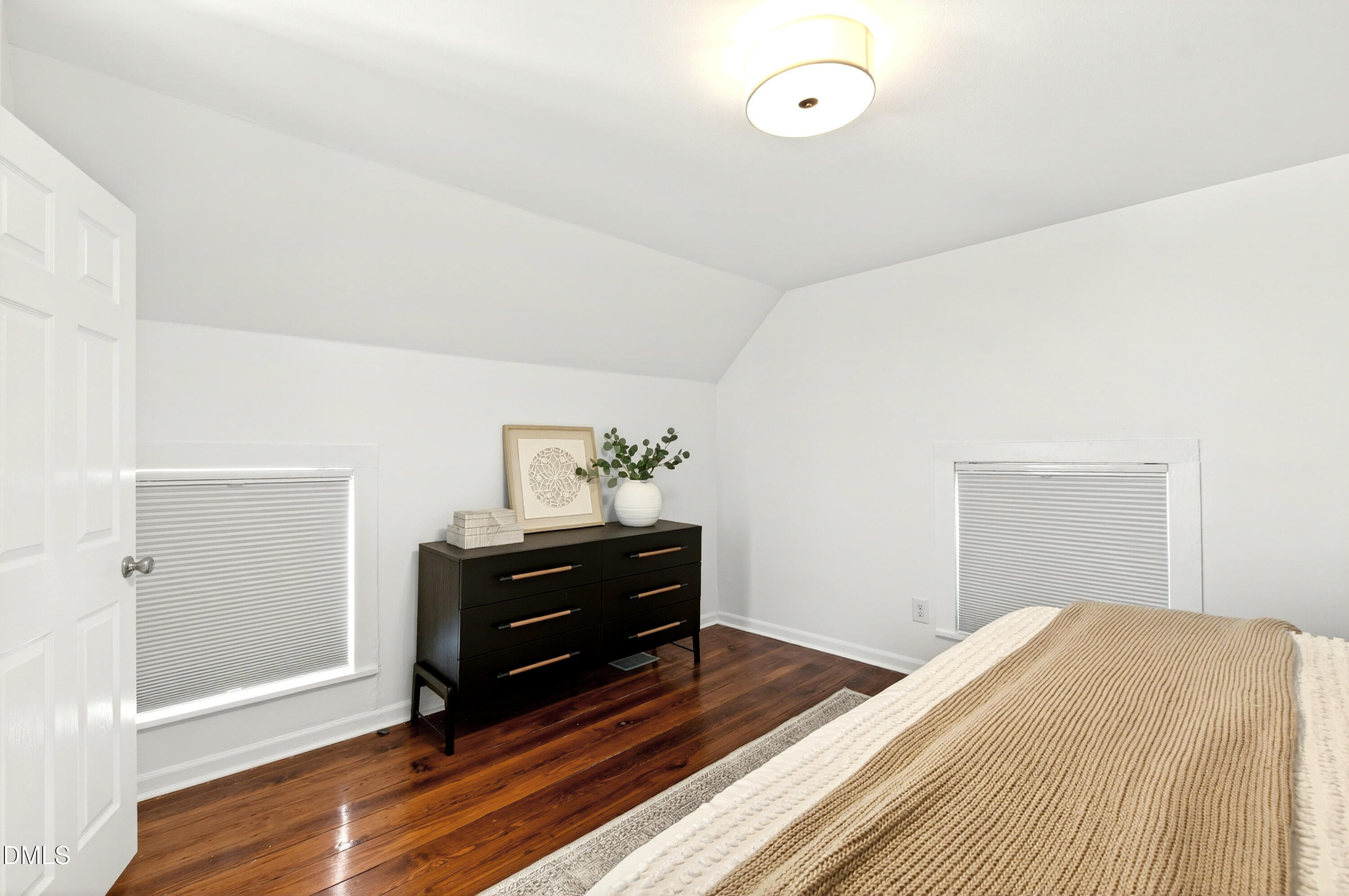 913 Washington Street