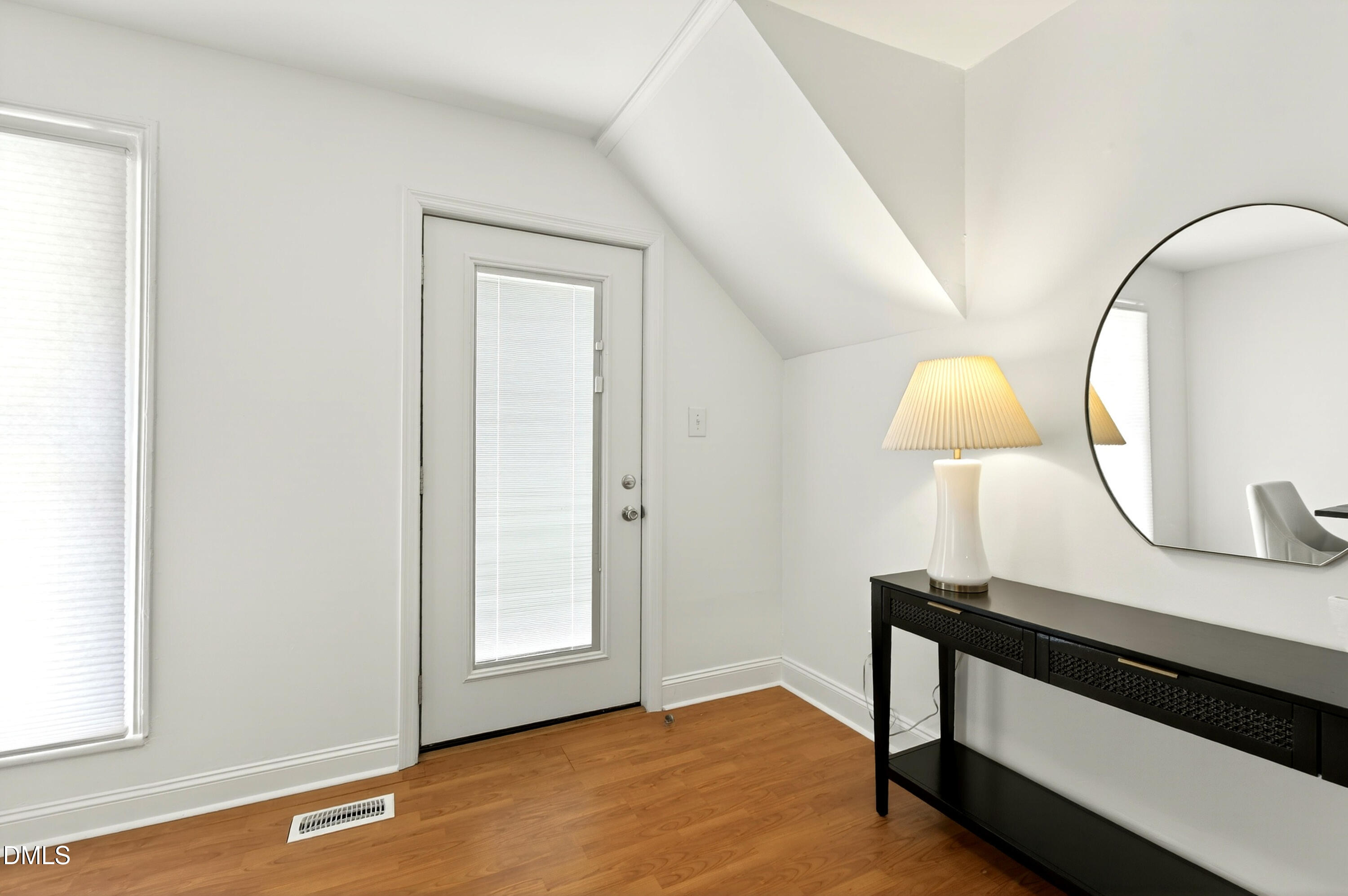 913 Washington Street