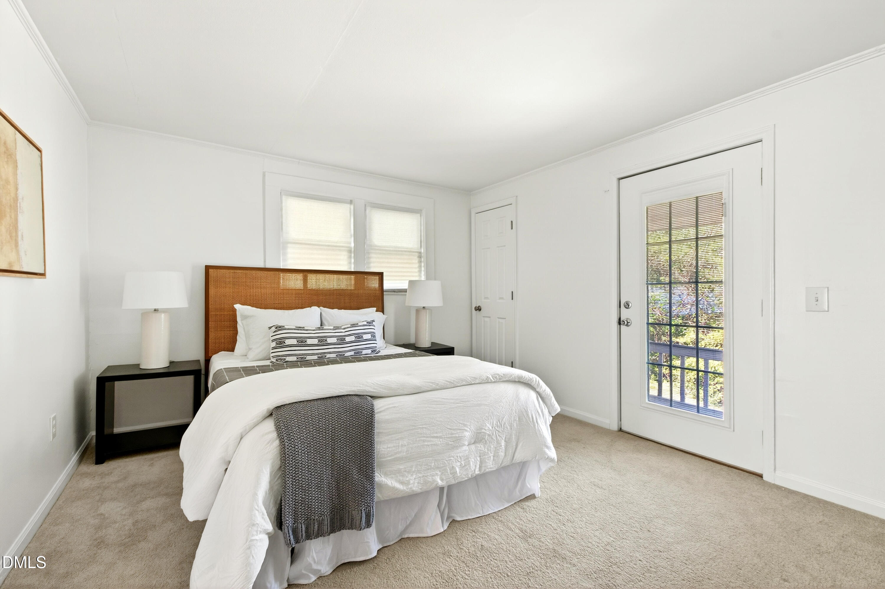 913 Washington Street