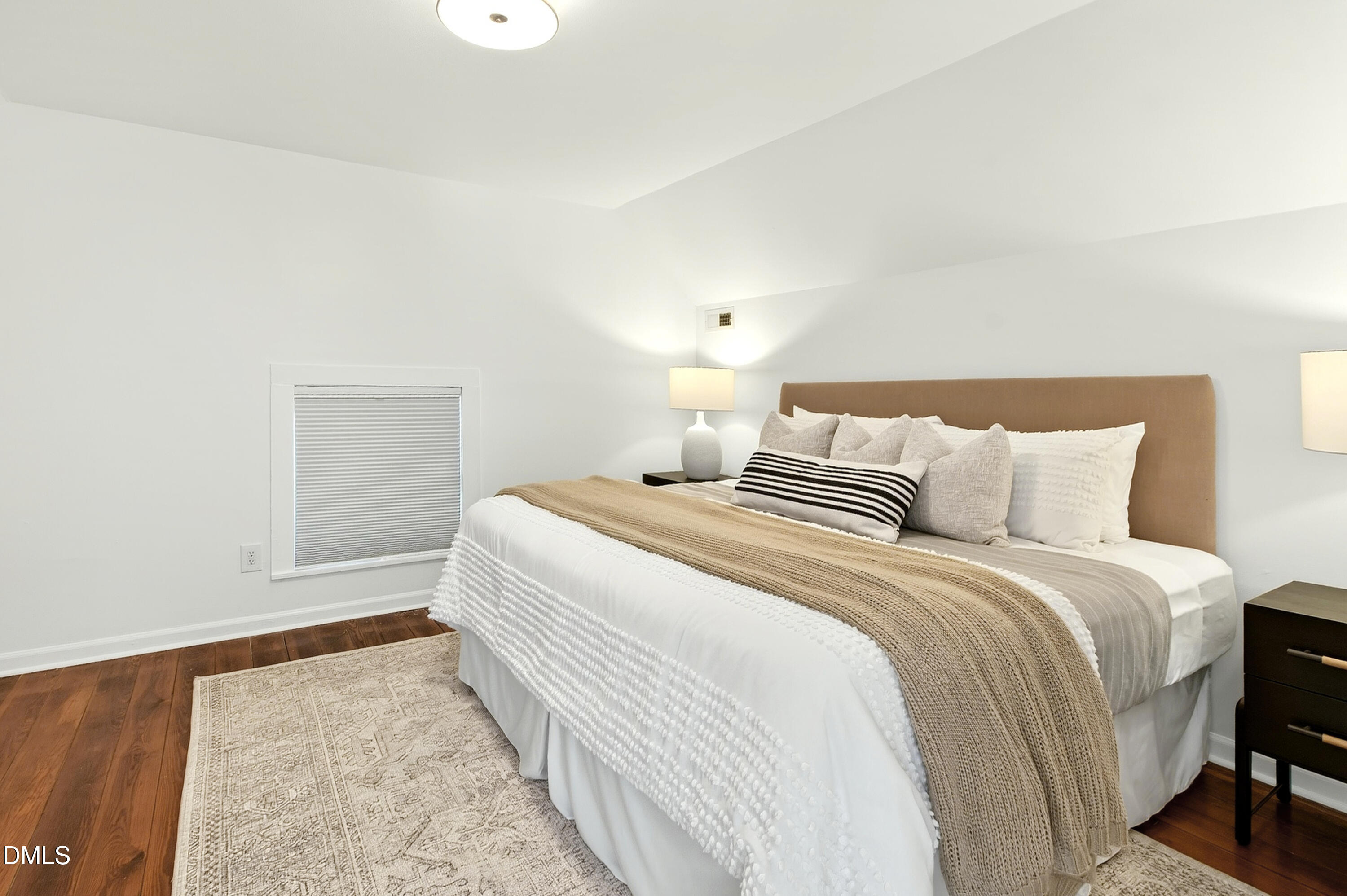 913 Washington Street