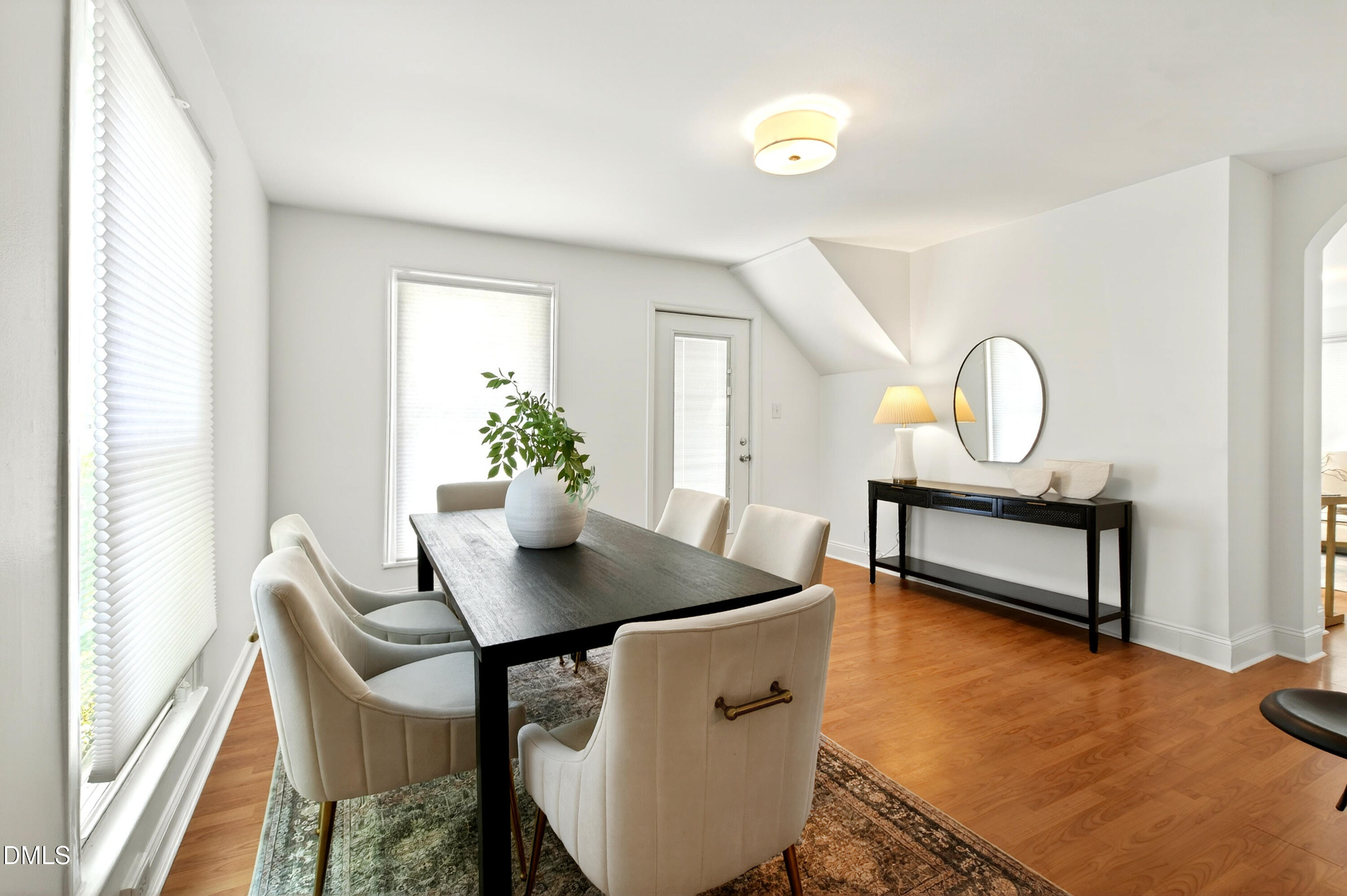 913 Washington Street