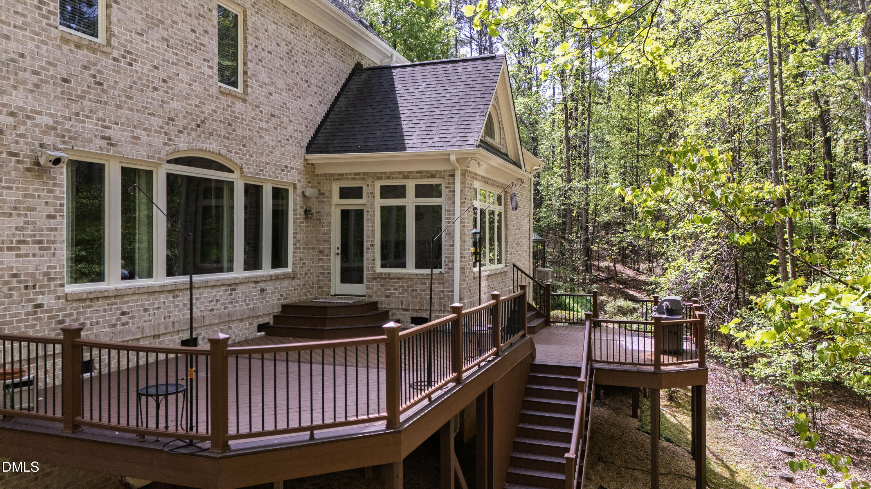 4933 Cremshaw Court