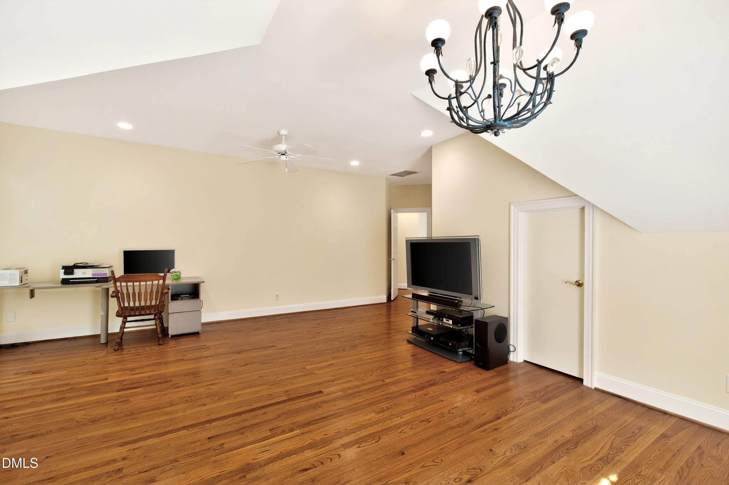 4933 Cremshaw Court