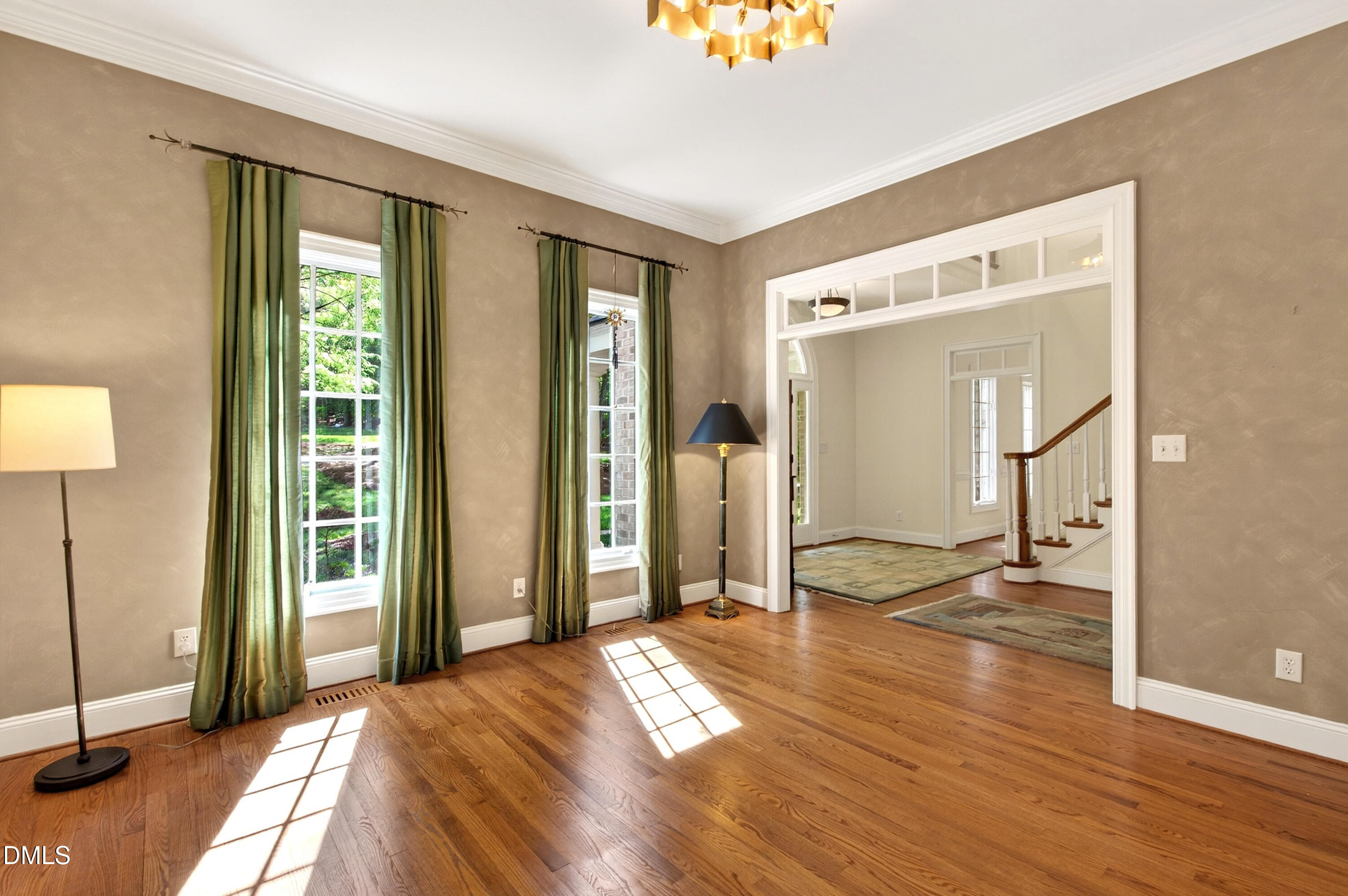 4933 Cremshaw Court