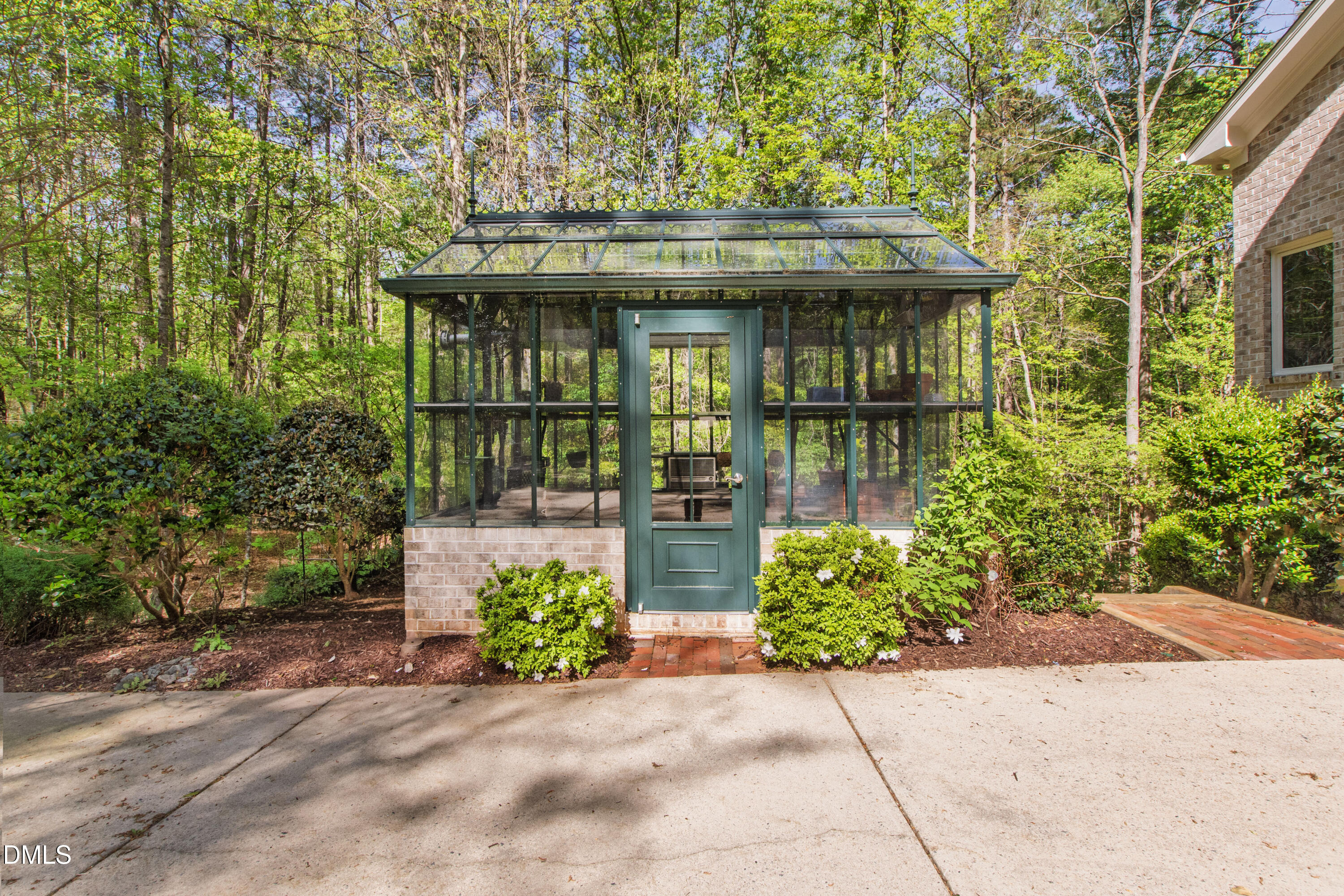4933 Cremshaw Court