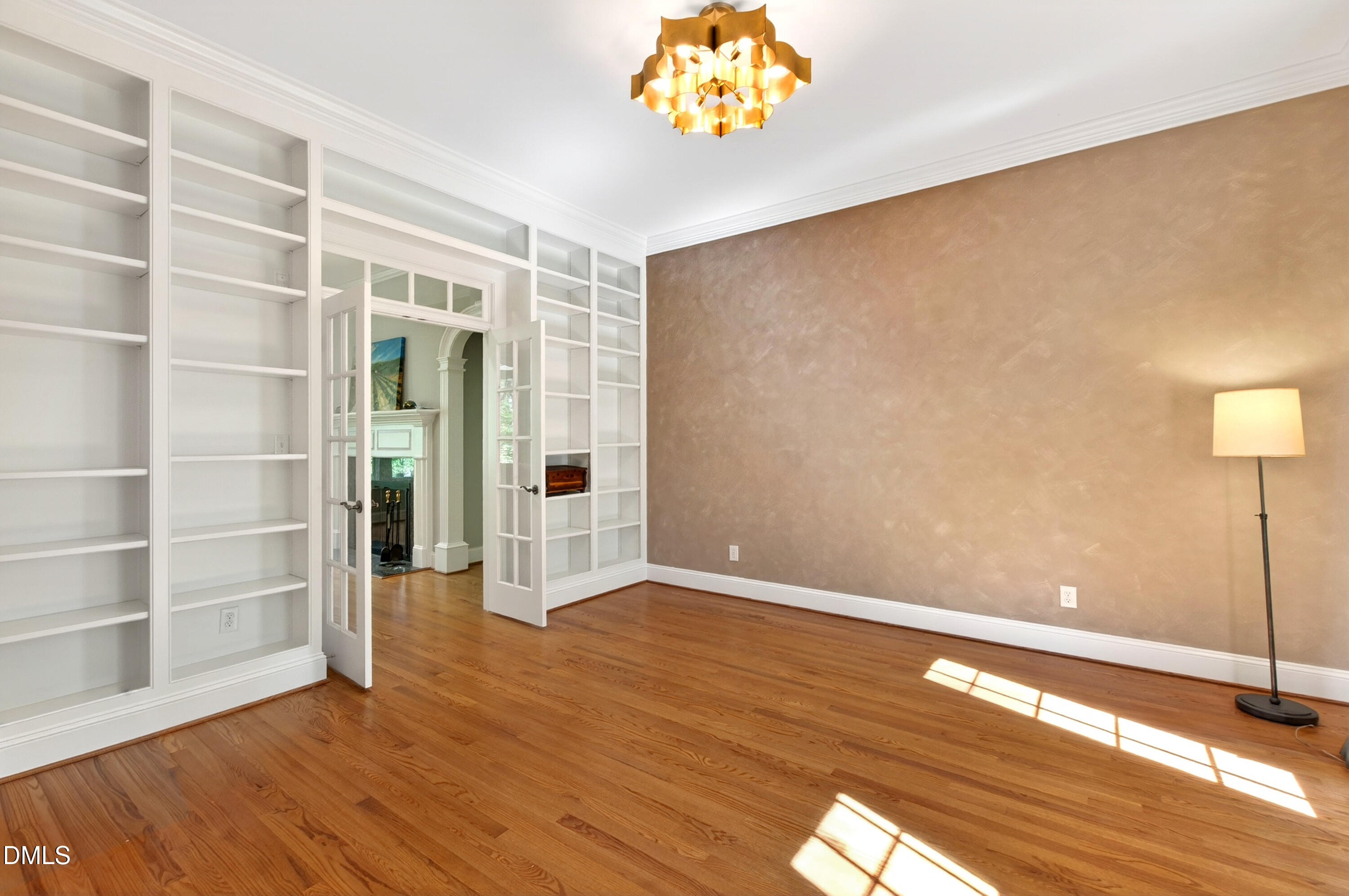 4933 Cremshaw Court