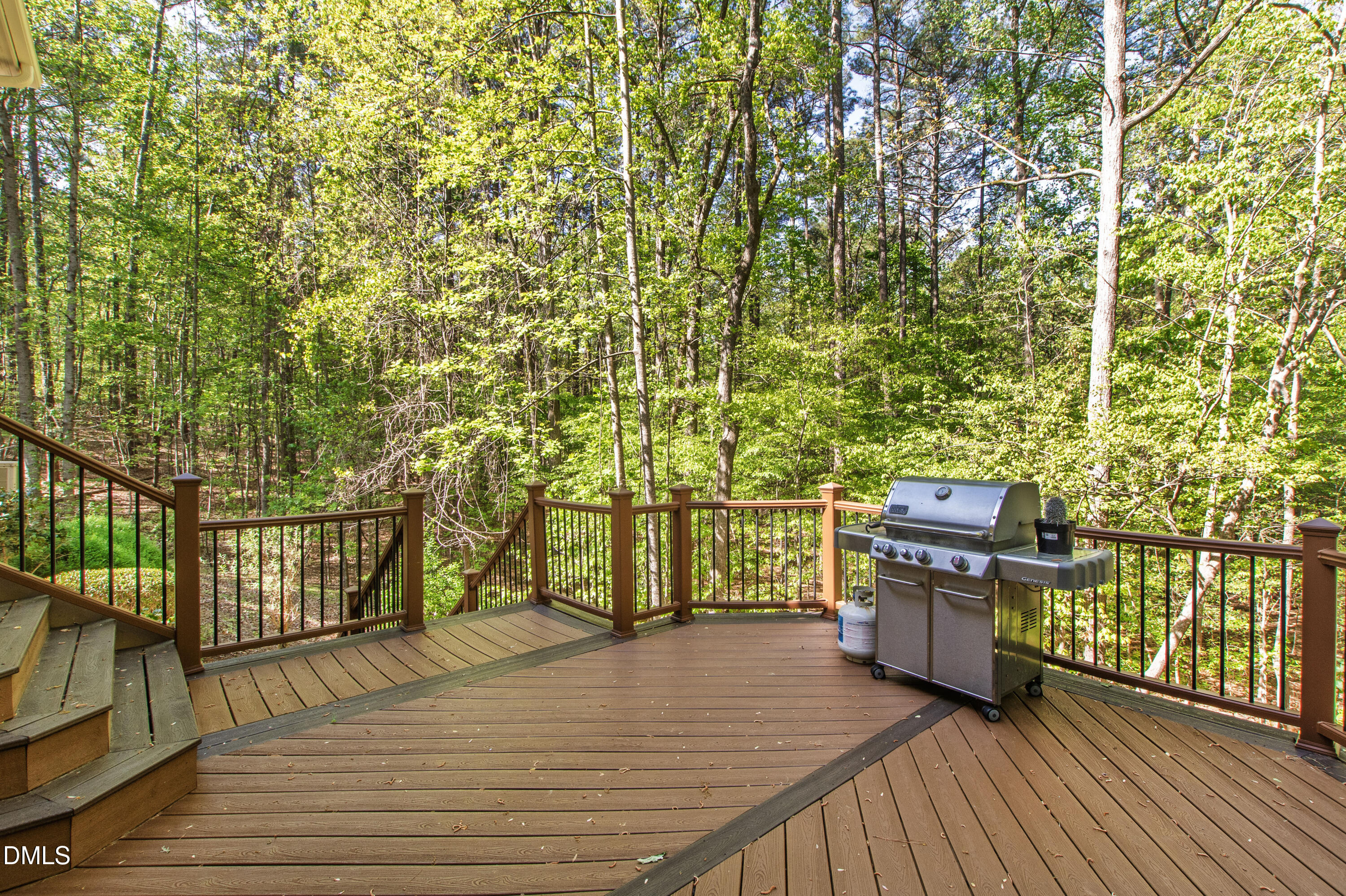 4933 Cremshaw Court
