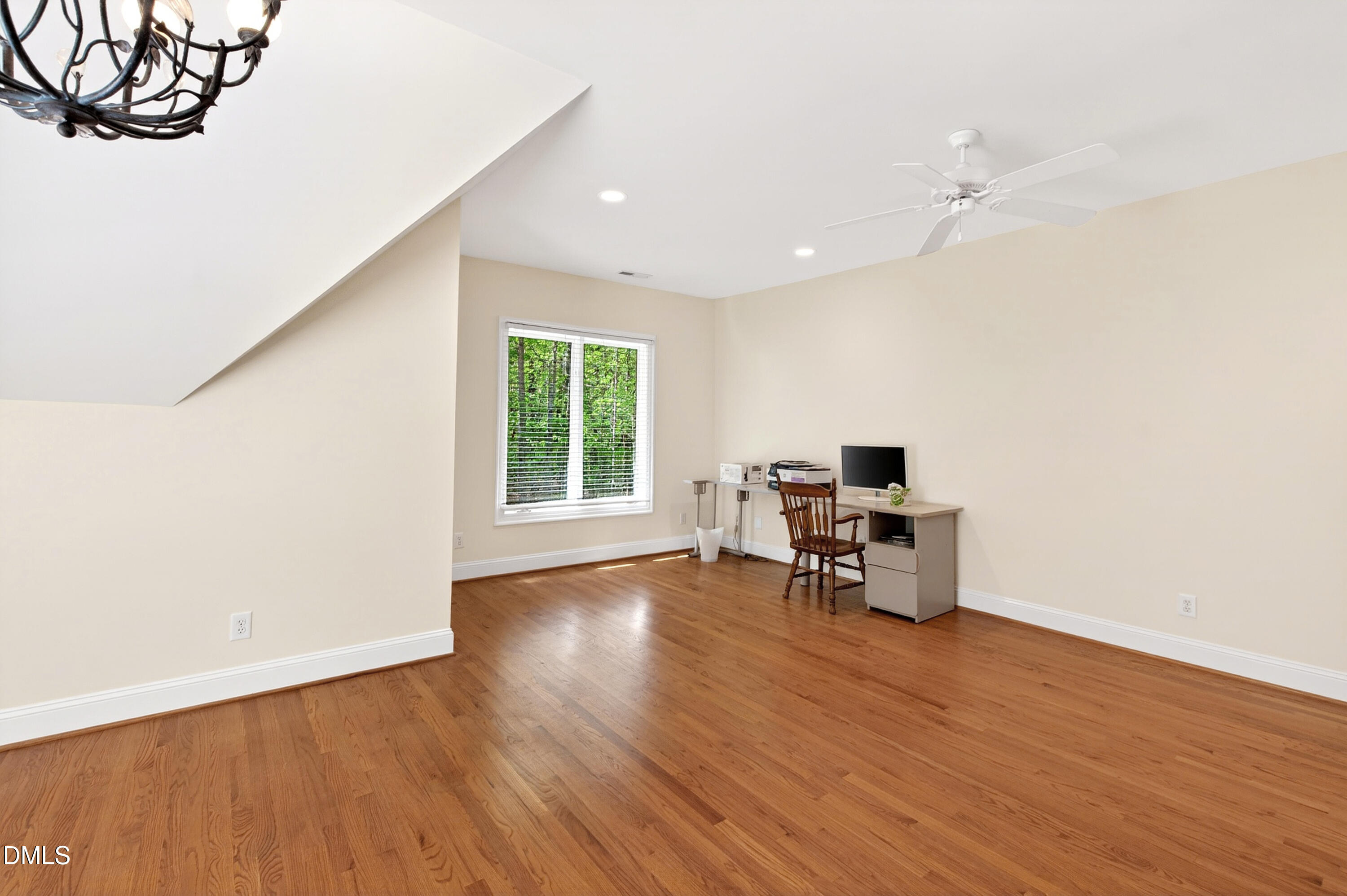 4933 Cremshaw Court