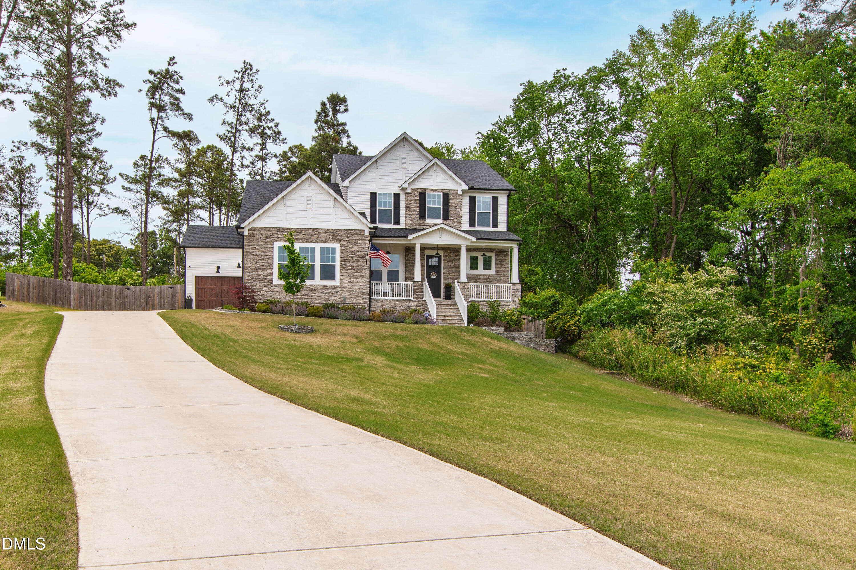 198 S Clearbrook Court