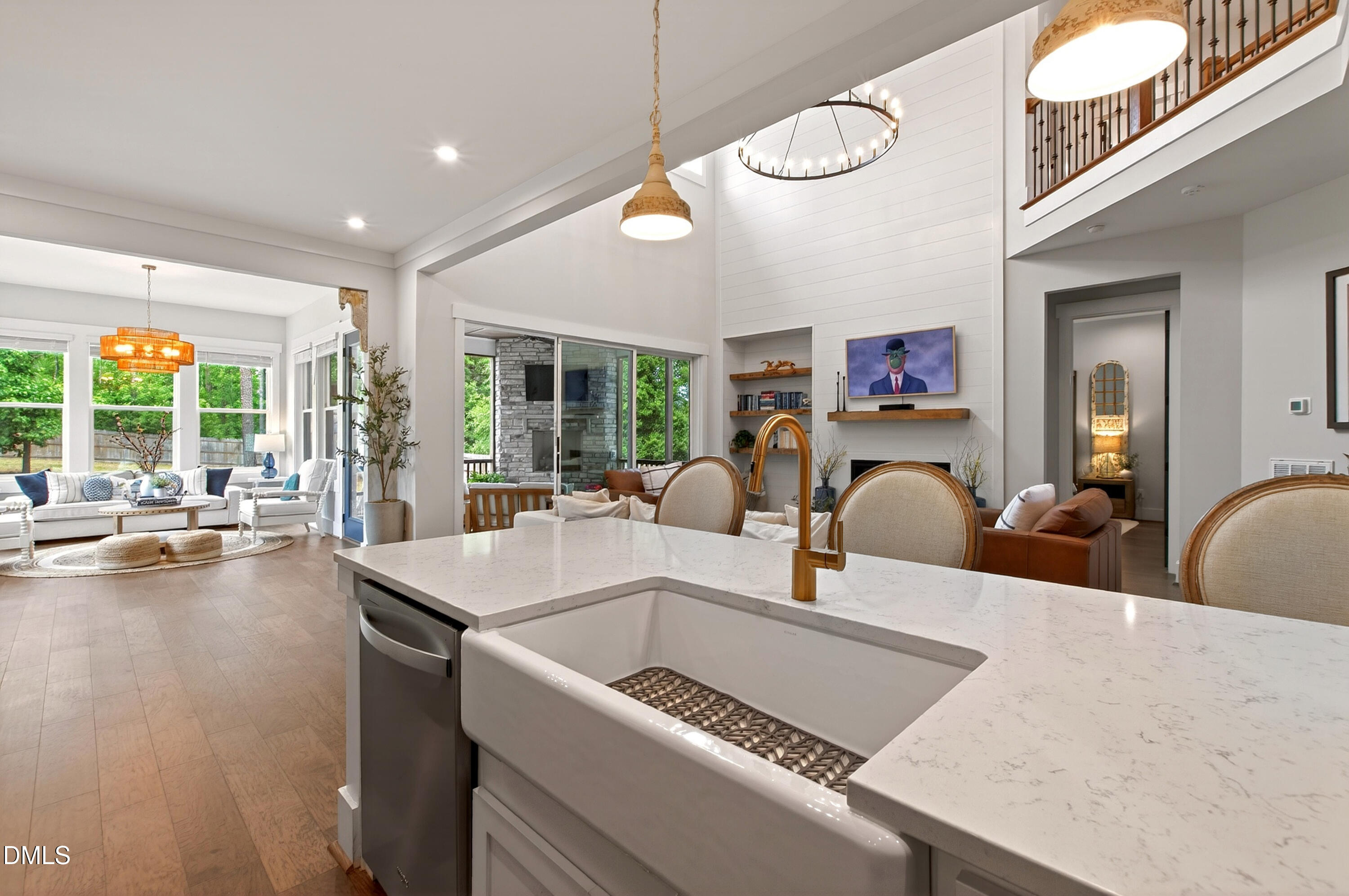 198 S Clearbrook Court