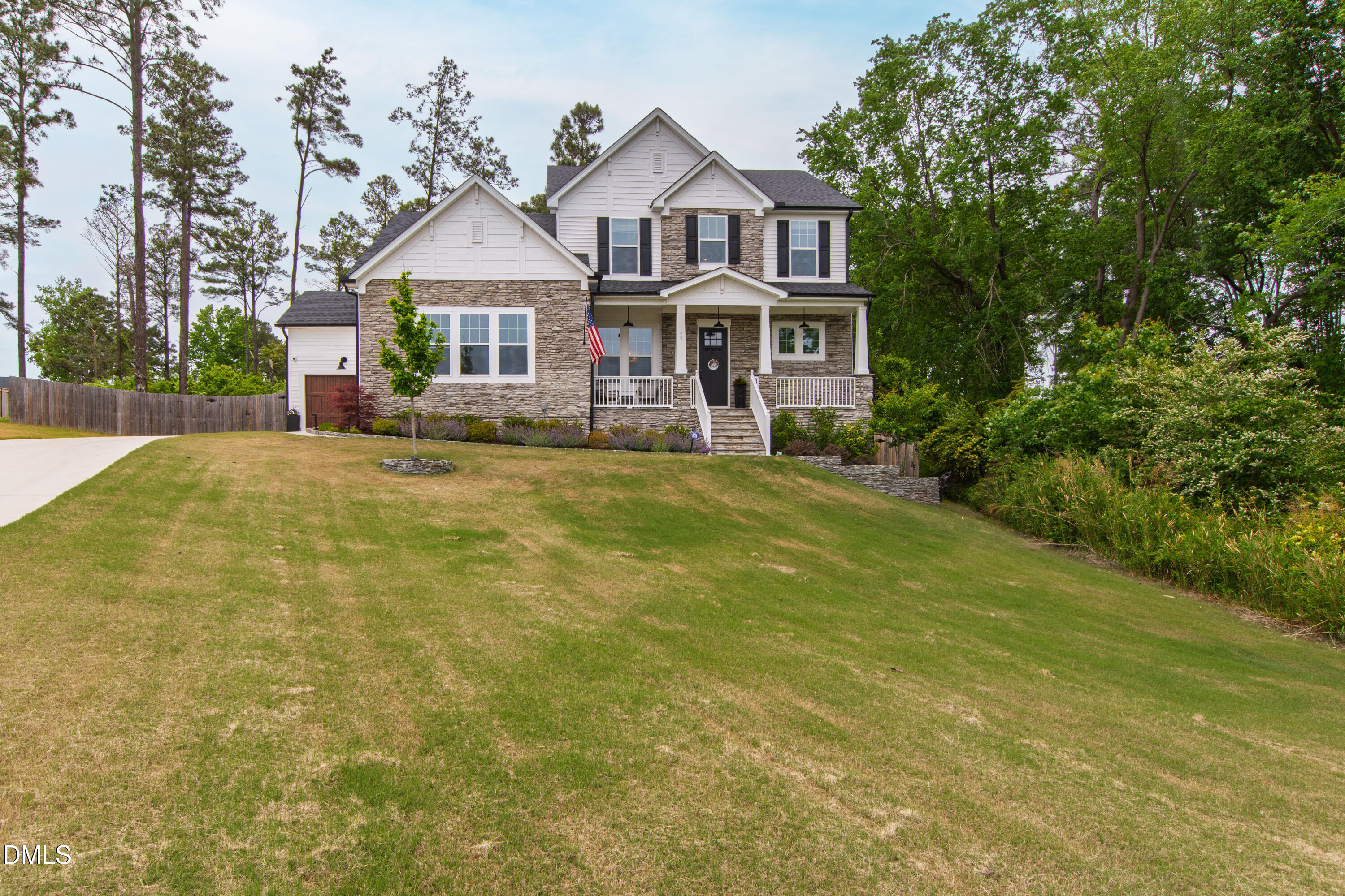 198 S Clearbrook Court