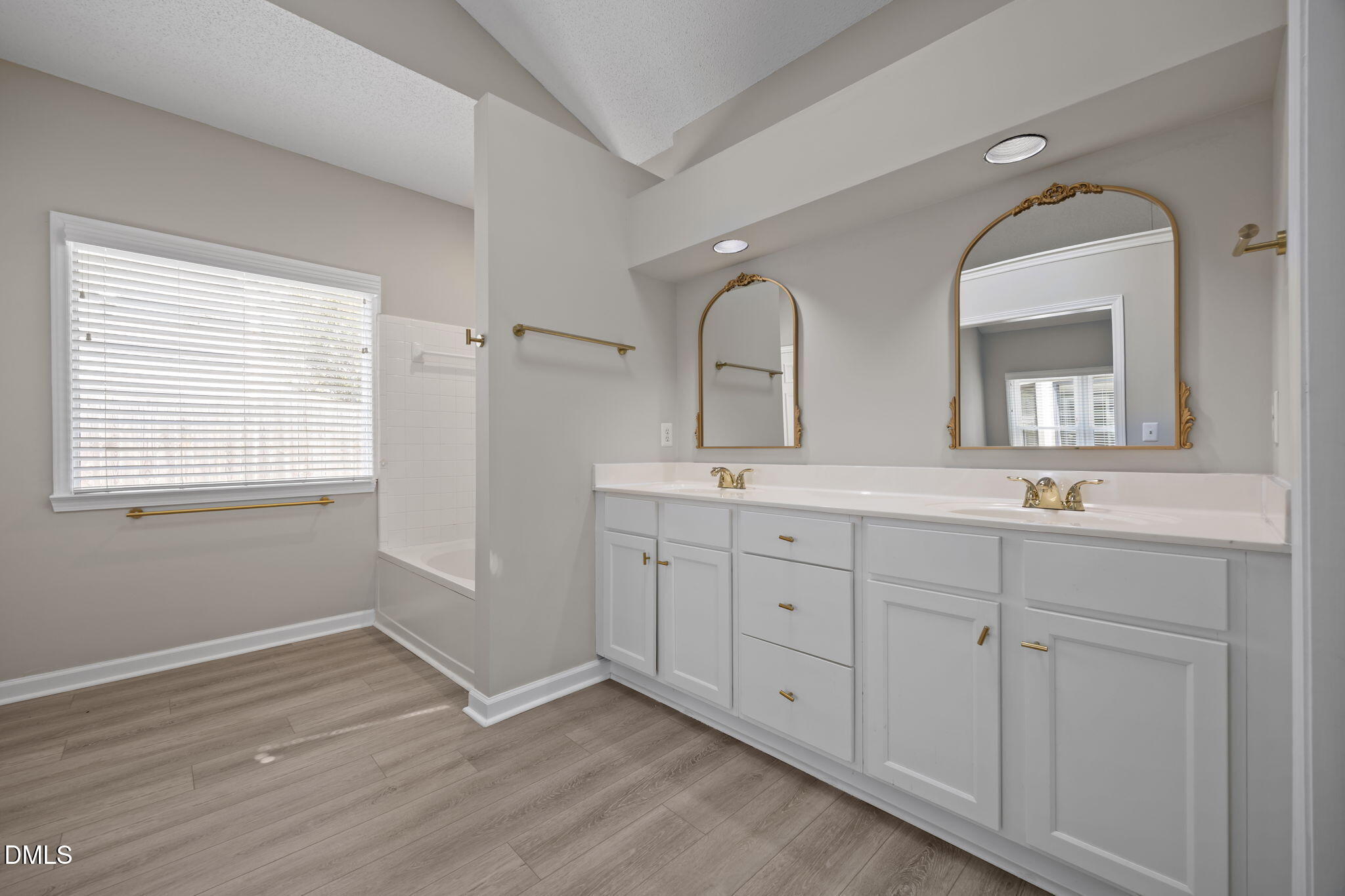 128 Sterlingdaire Drive
