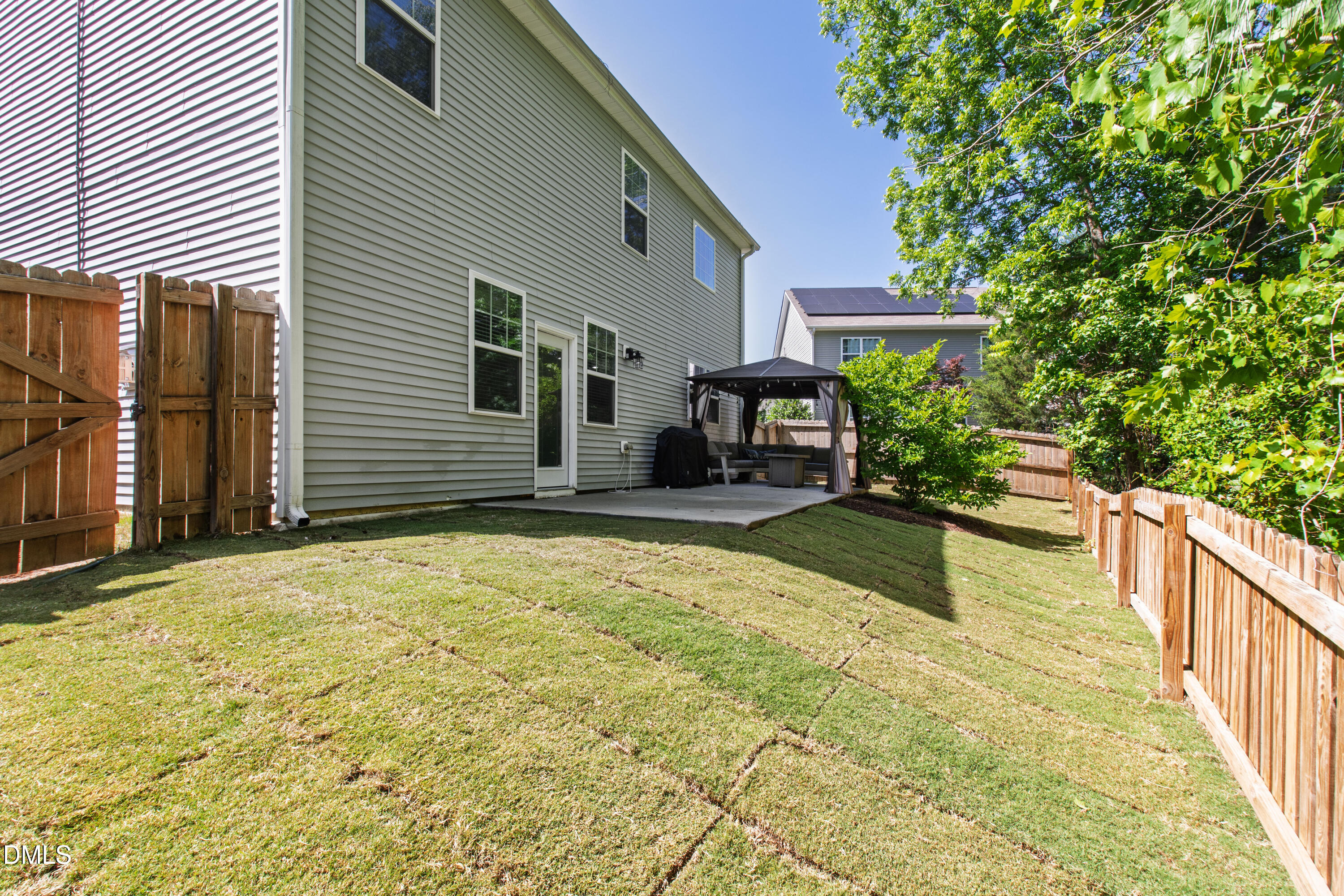 113 Lyonshall Street