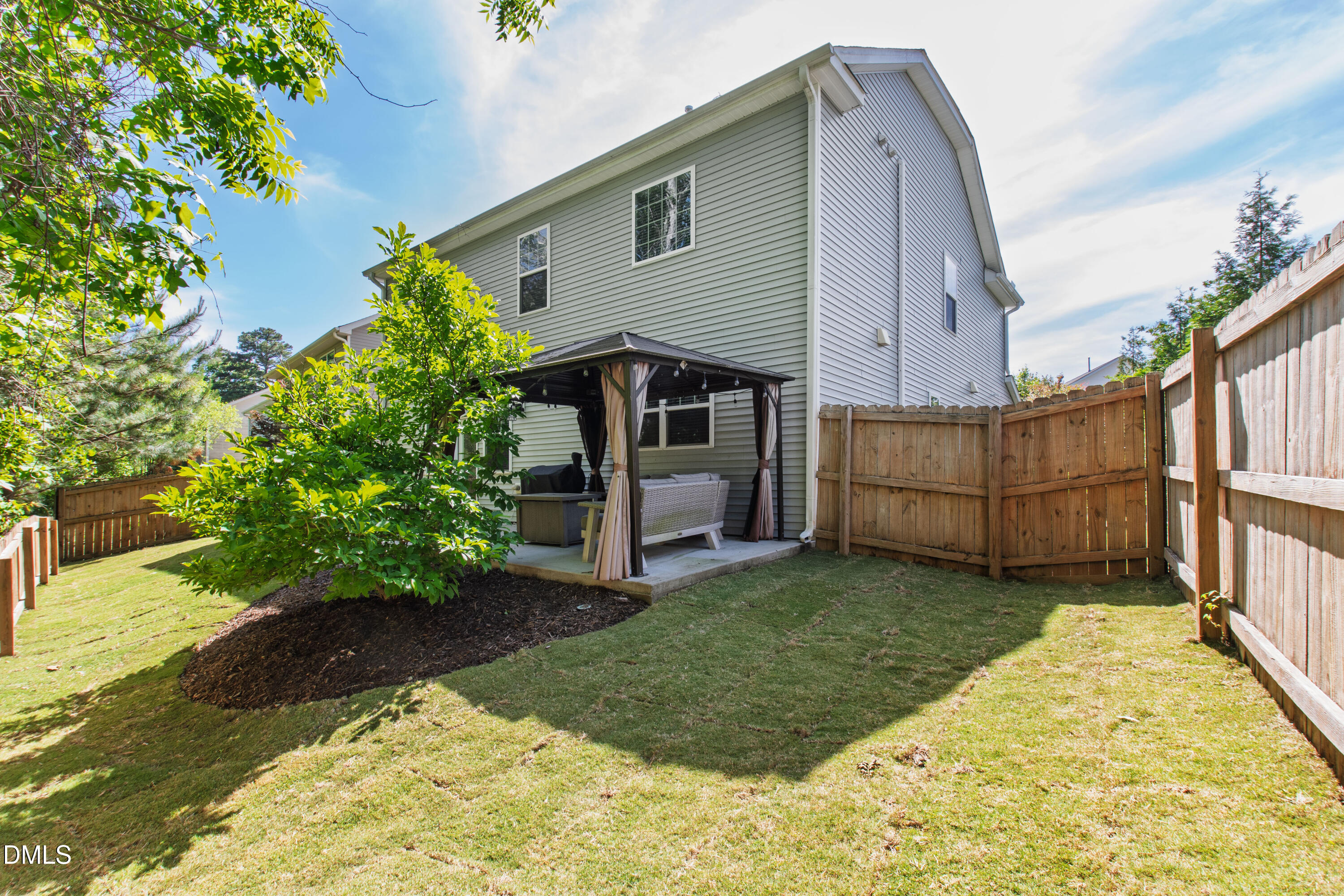 113 Lyonshall Street