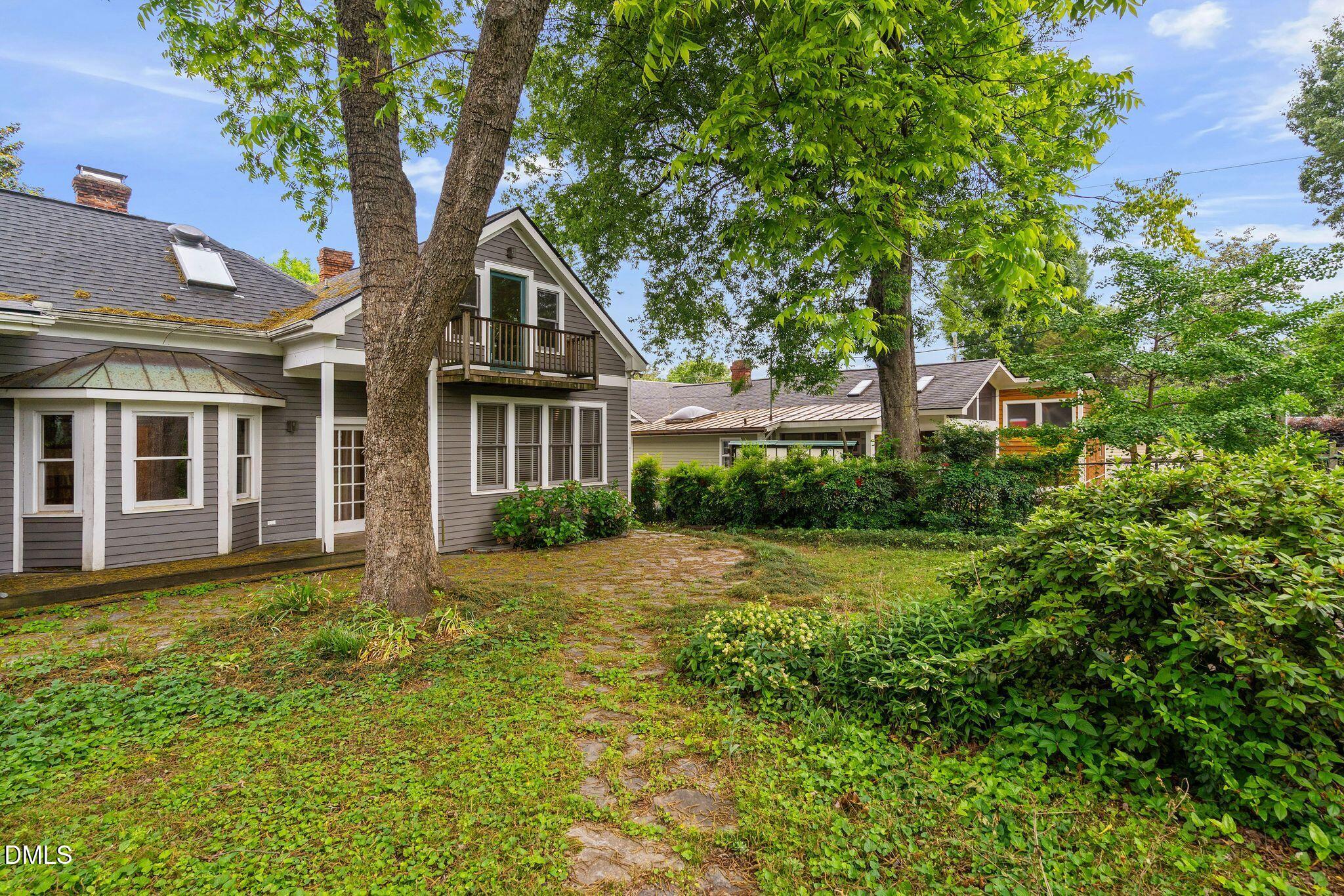 502 Devereux Street