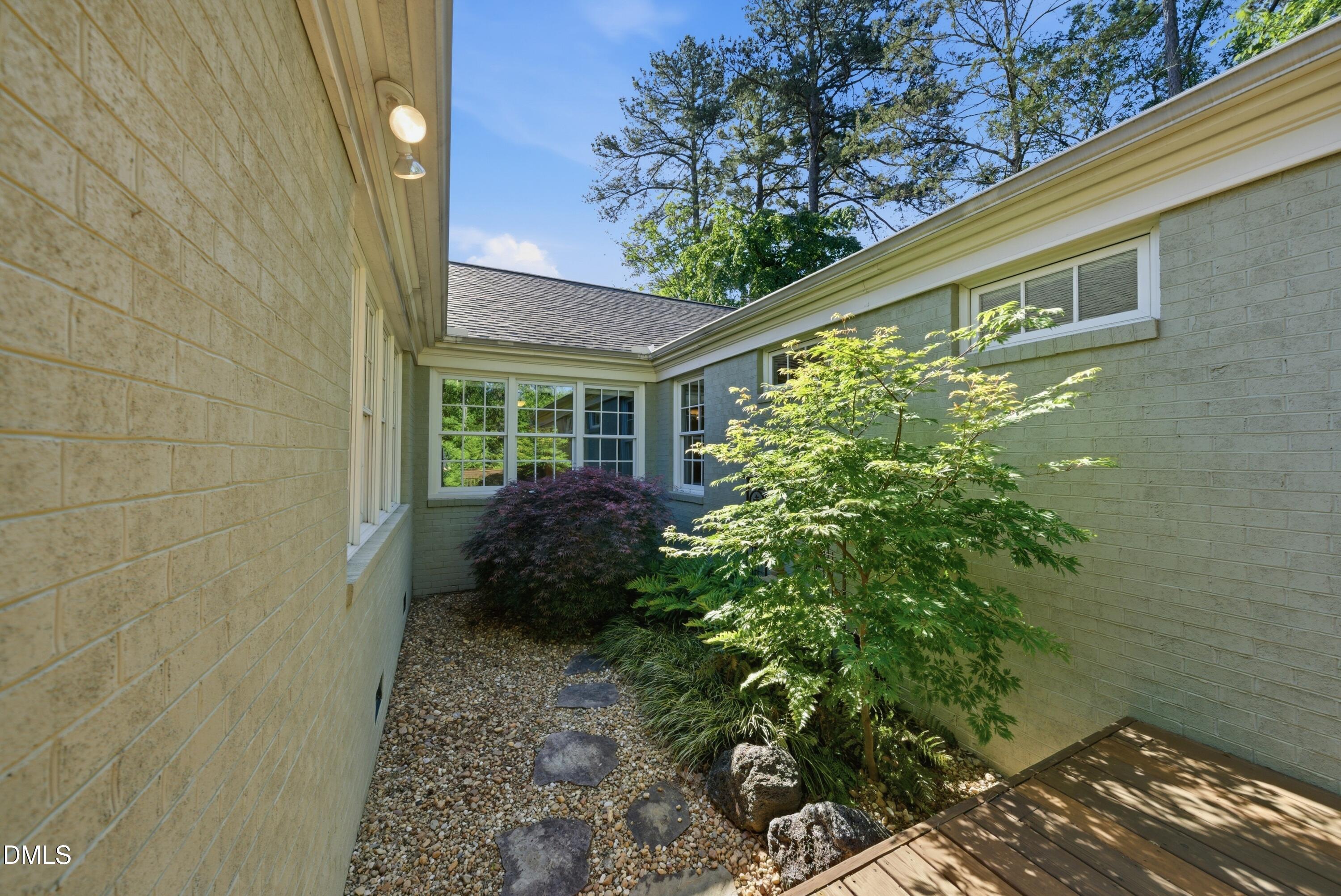 3812 Somerset Drive